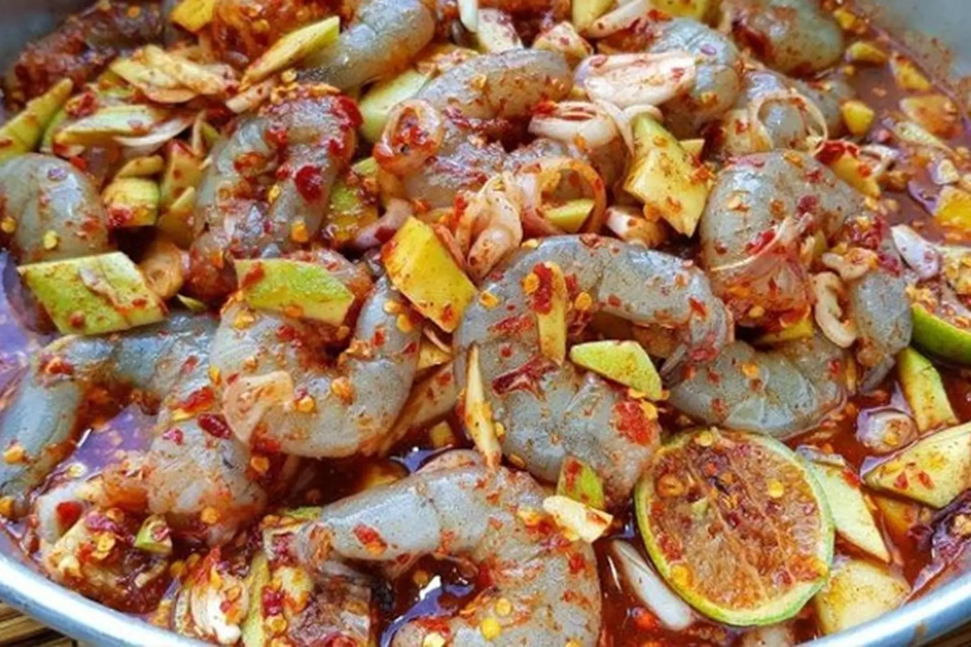 Bí quyết làm gỏi tôm sống Thái Lan chuẩn vị siêu cay, cực kỳ đơn giản tại nhà