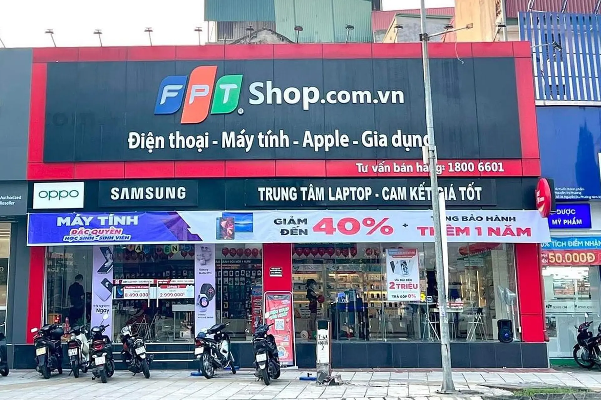 Hình ảnh nhận diện hệ thống cửa hàng FPT Shop
