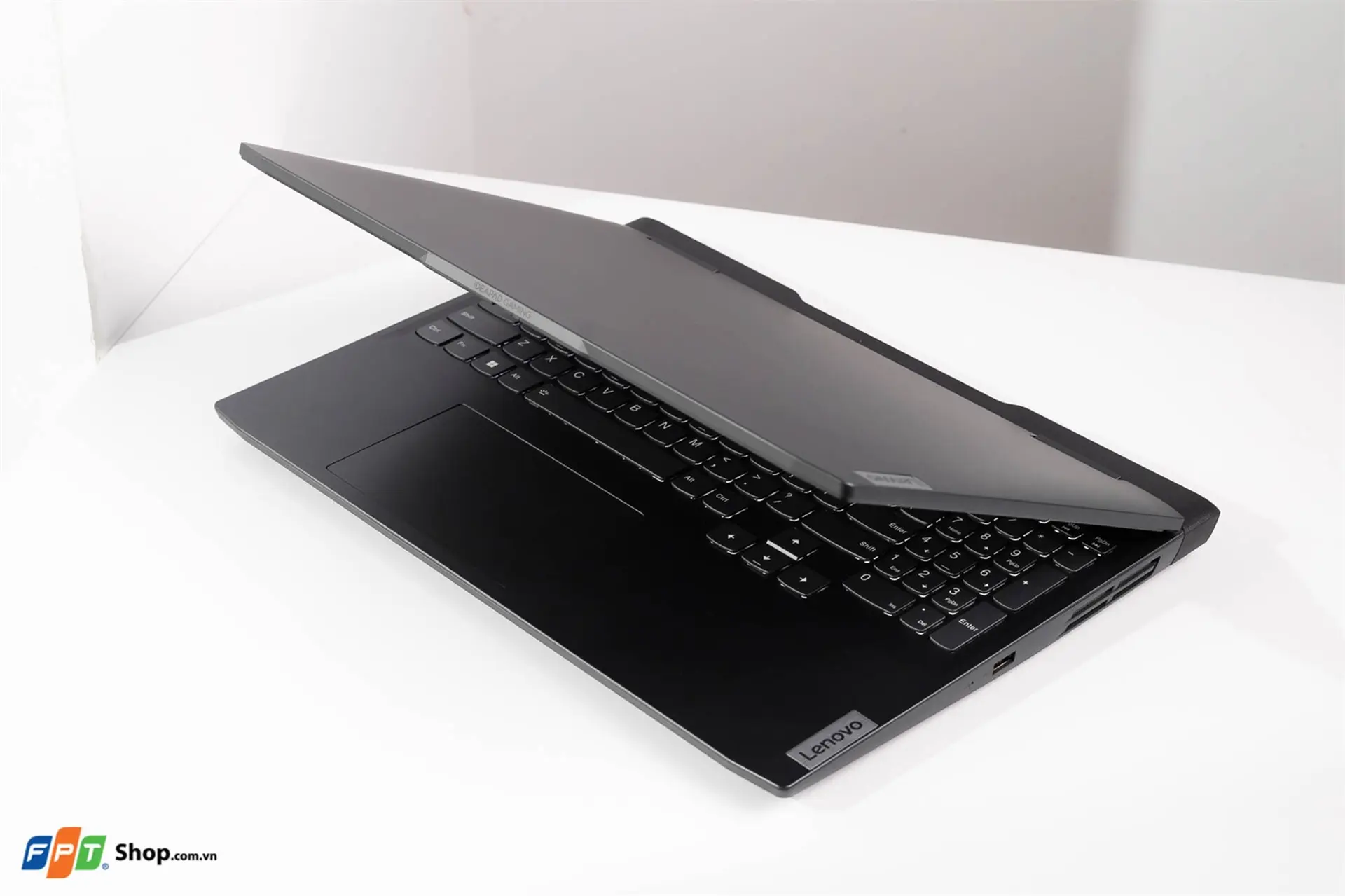https://fptshop.com.vn/