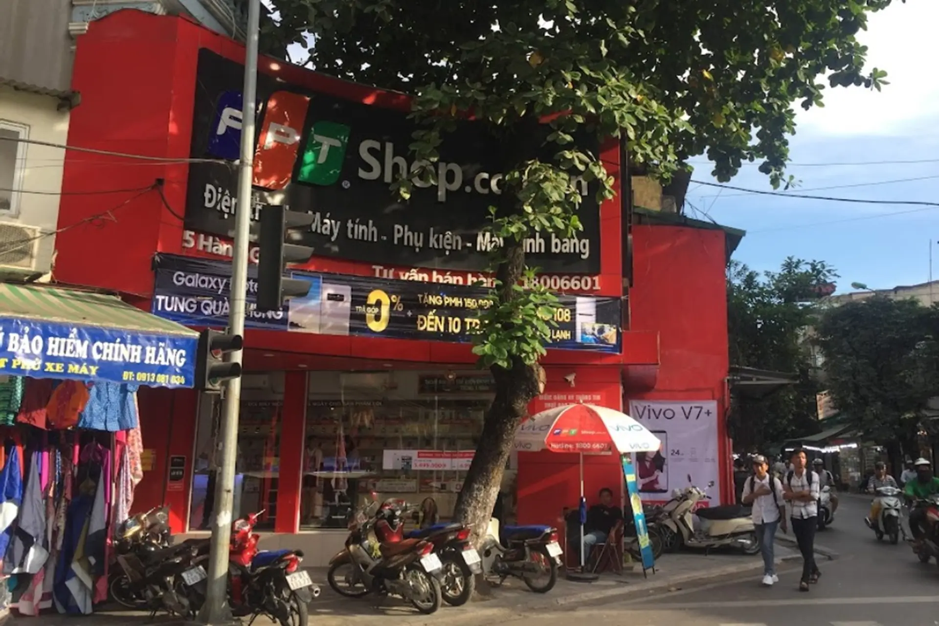 Hình ảnh nhận diện hệ thống cửa hàng: