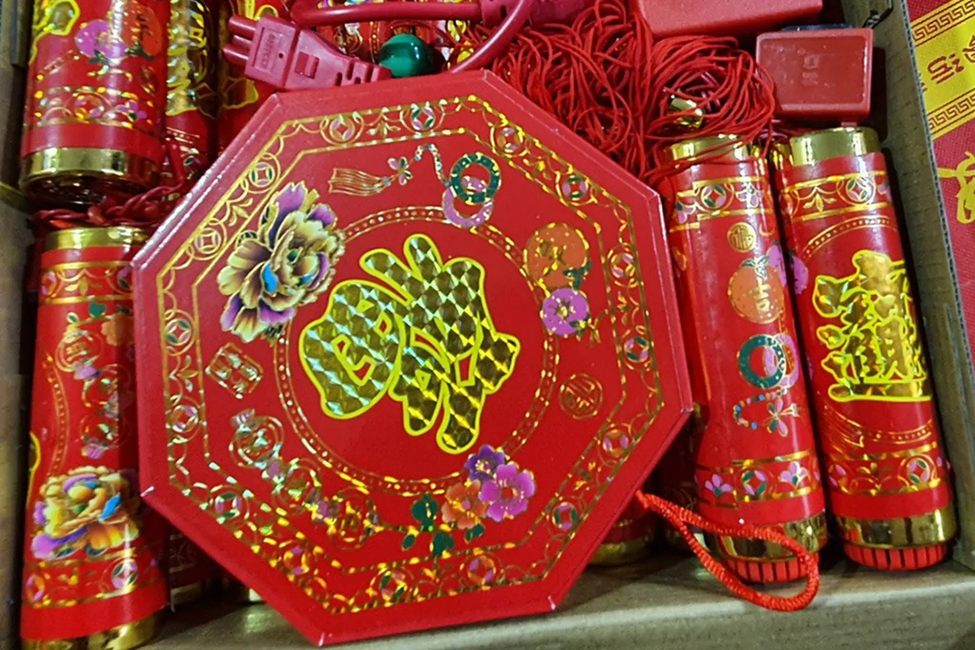 Pháo điện là gì? Bạn có thể mua pháo điện ở đâu?