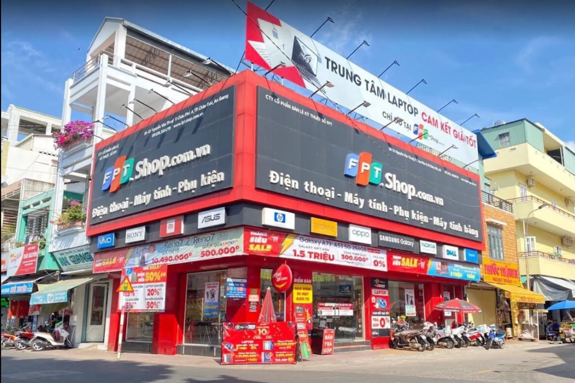 Hình ảnh nhận diện hệ thống cửa hàng: