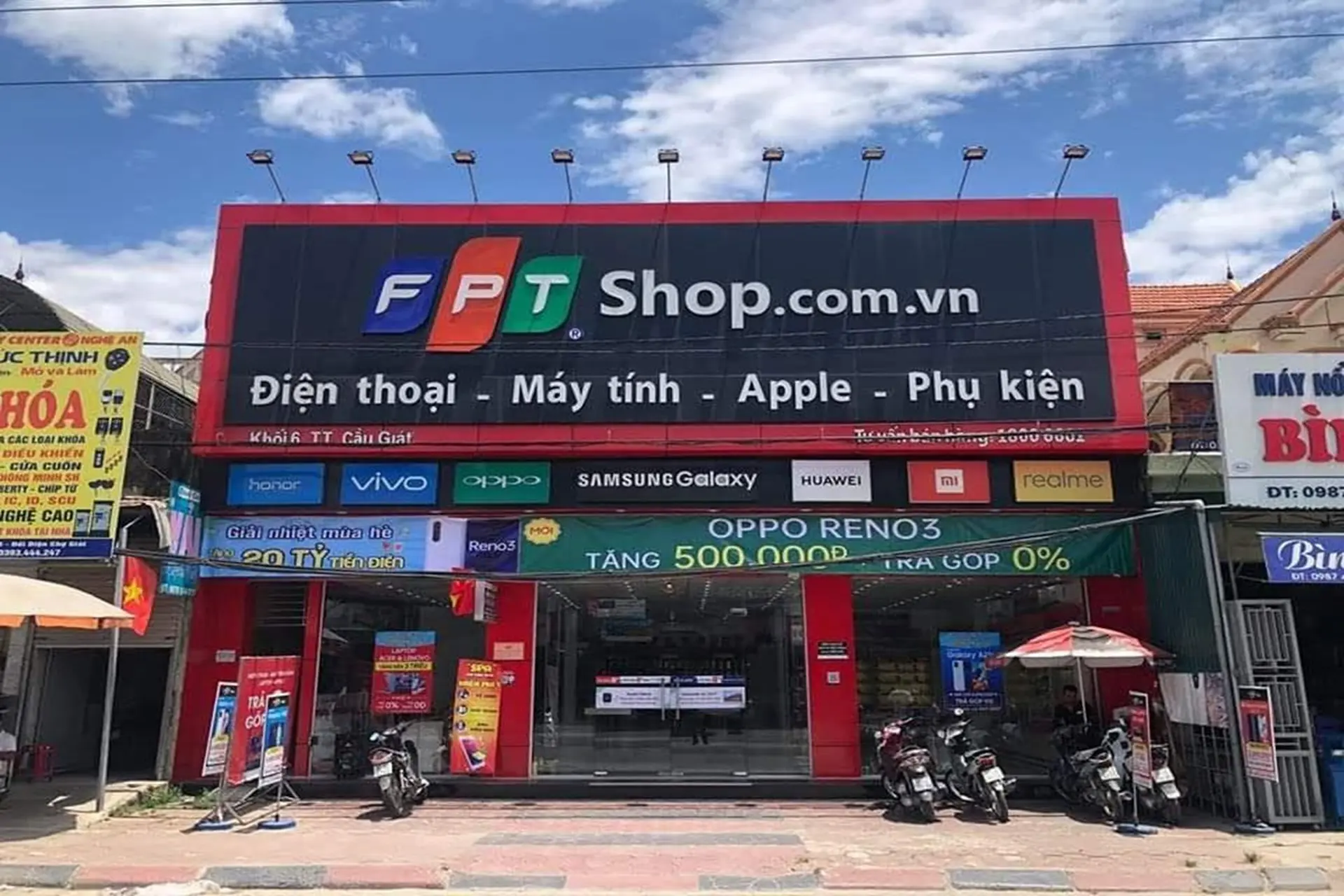 Hình ảnh nhận diện hệ thống cửa hàng: