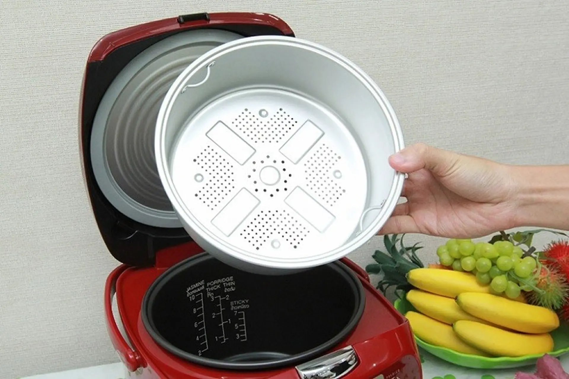 Các tiện ích trên nồi cơm điện có xửng hấp – trợ thủ đắc lực của chị em nội trợ