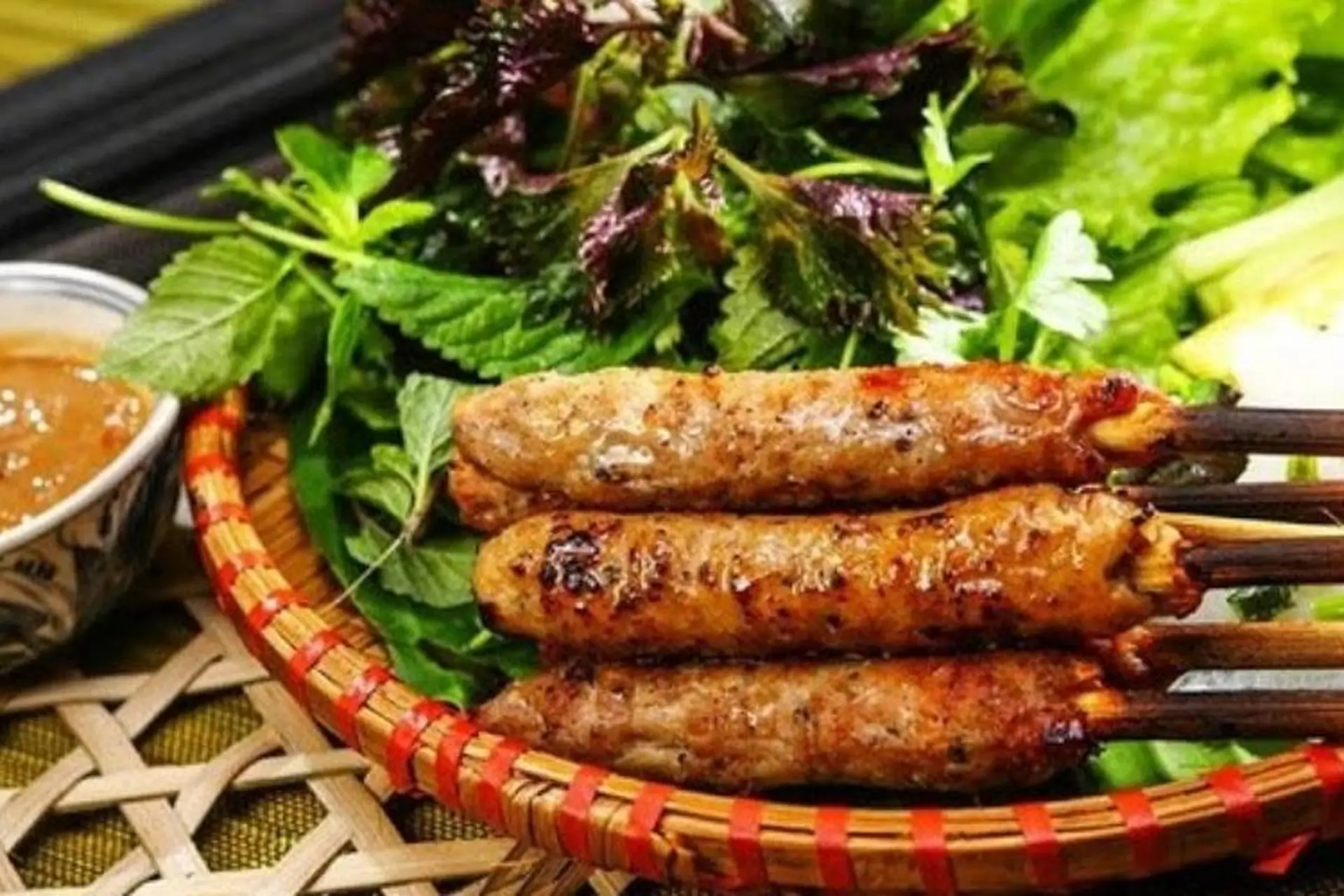 Cách làm nem nướng bằng nồi chiên không dầu đơn giản mà ngon hết xảy!