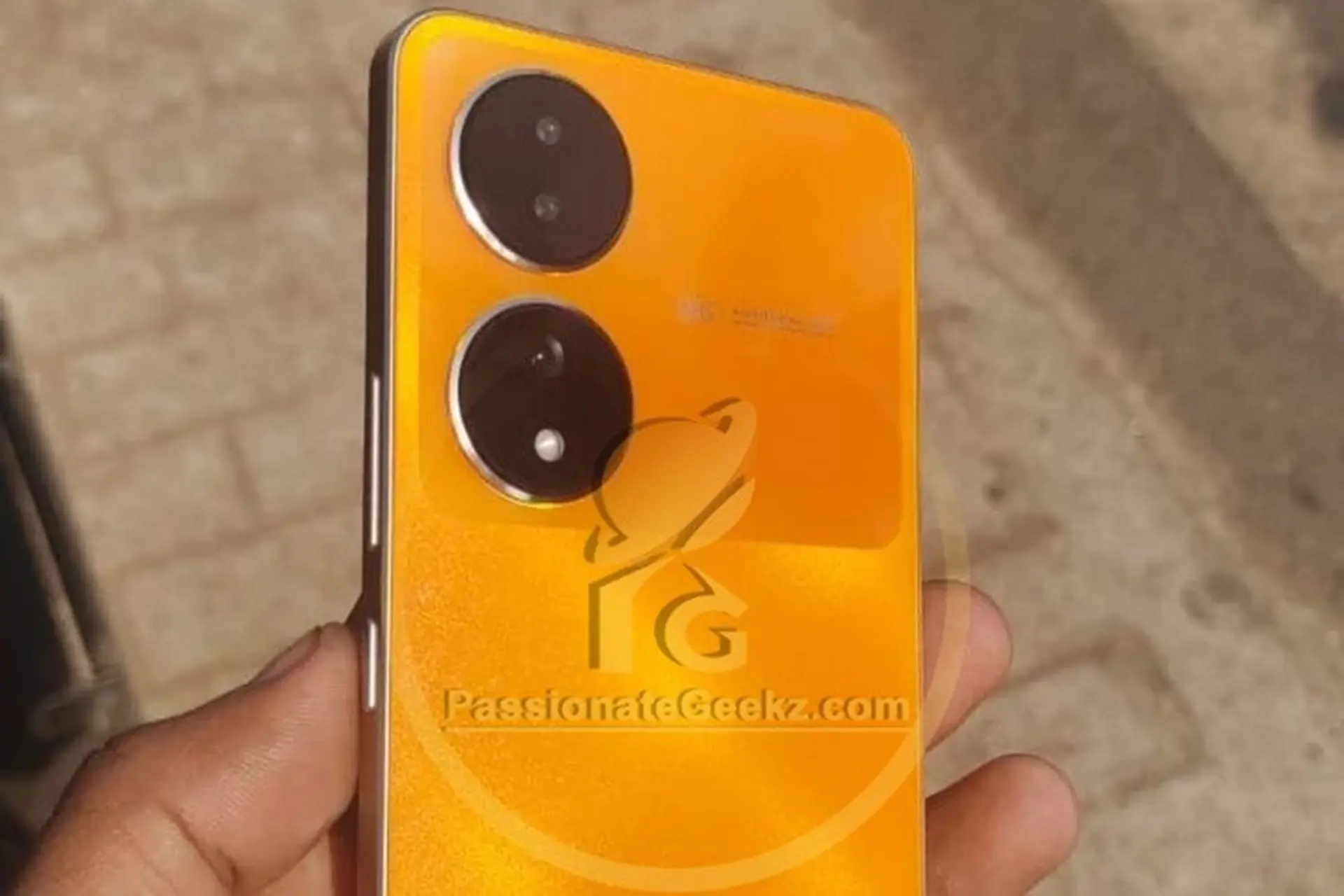 Vivo Y100 5G lộ ảnh thực tế trước khi ra mắt