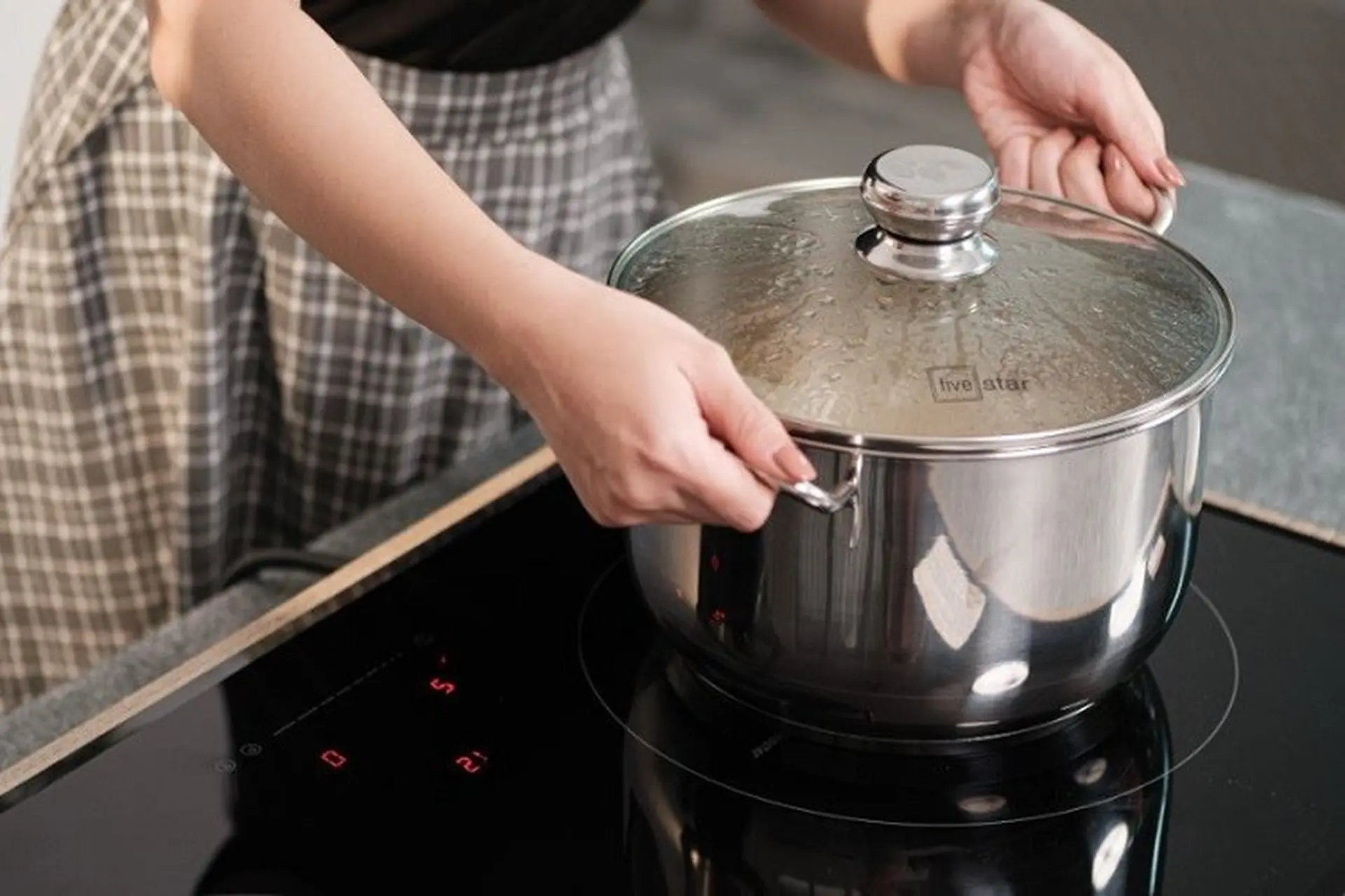 Dấu hiệu nhận biết và cách sửa chữa bếp từ không nóng đơn giản tại nhà