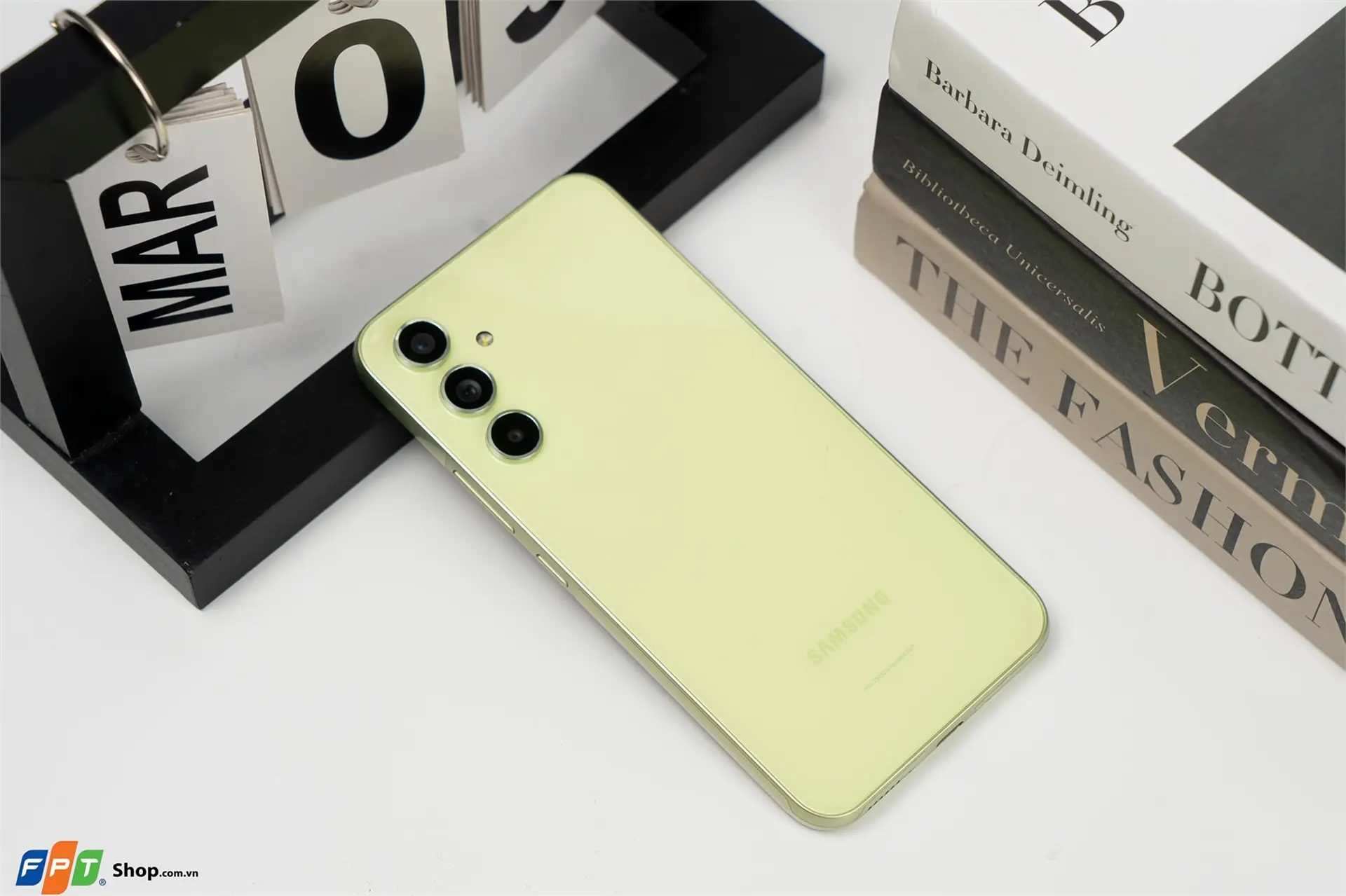 Trên tay Samsung Galaxy A54 5G: Thiết kế cao cấp, Exynos 1380, giá từ 10.49 triệu đồng