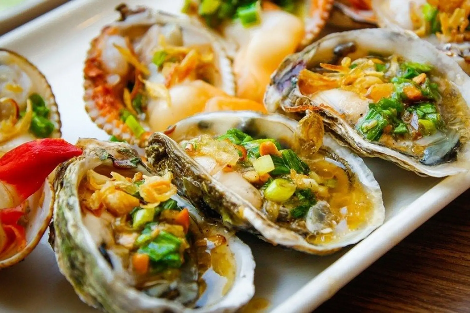 Cách làm hàu nướng mỡ hành bằng lò vi sóng vừa nhanh vừa ngon