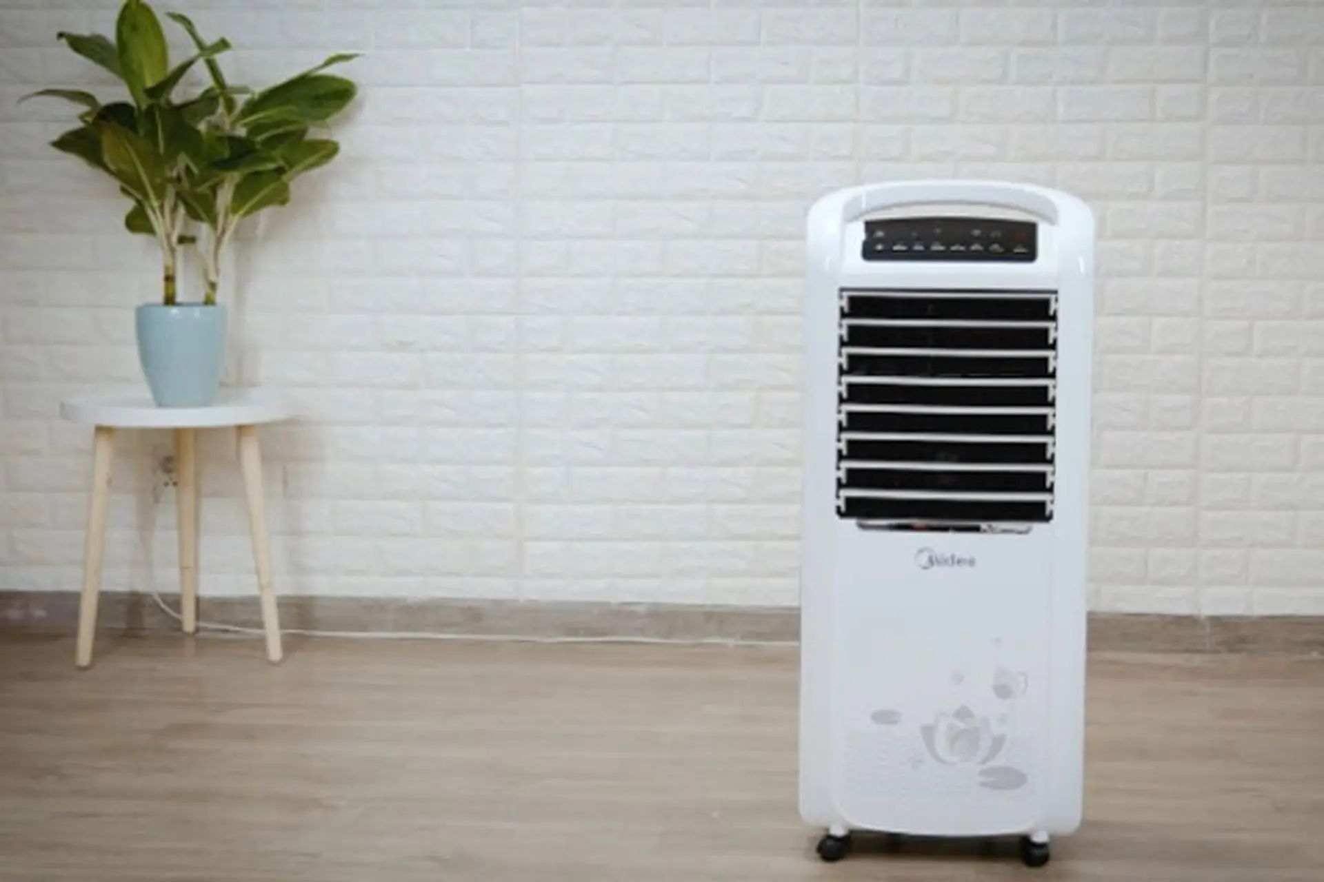 Quạt điều hòa có làm hỏng đồ điện tử không? Một số lưu ý khi sử dụng quạt điều hòa bạn cần biết