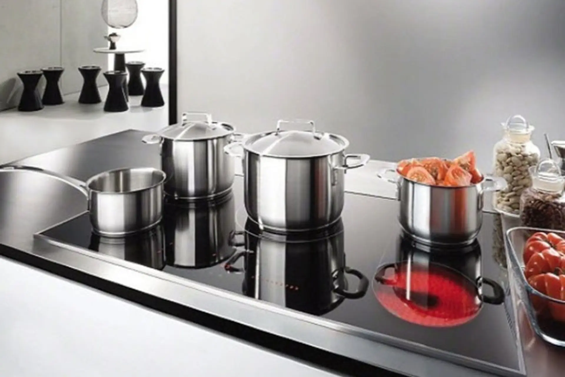 Bếp hồng ngoại dùng nồi gì? Có kén nồi và khó tìm mua nồi hay không?