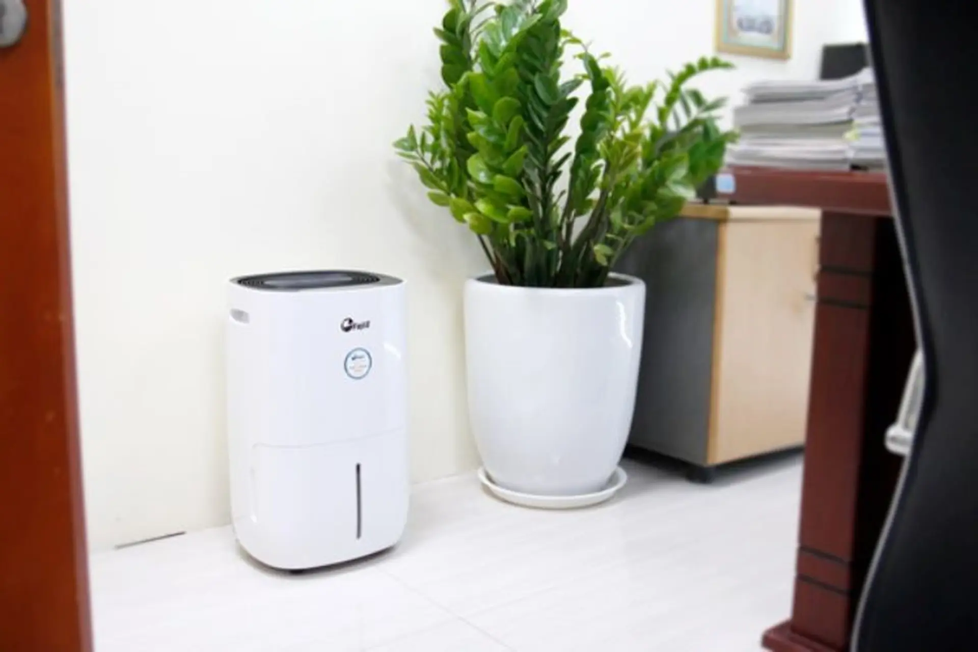 Cách sử dụng máy hút ẩm FujiE hiệu quả trong mùa nồm ẩm
