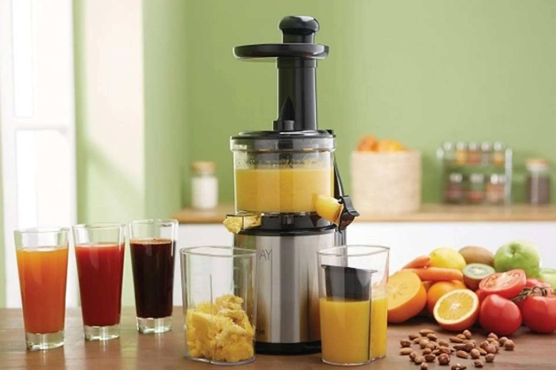 Các loại máy ép trái cây đáng đầu tư cho mùa hè giải nhiệt