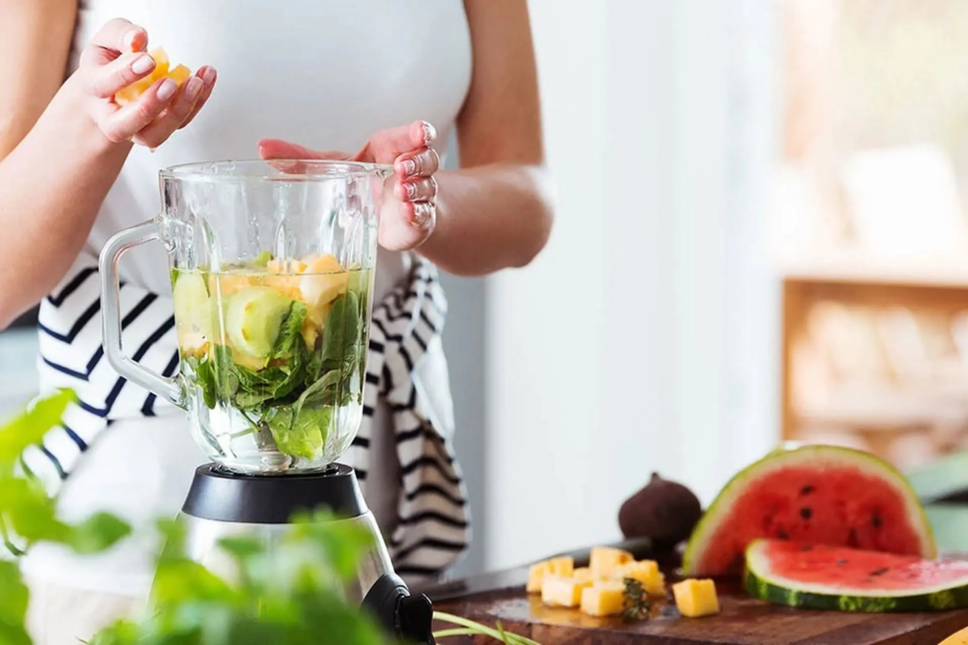 Mách bạn cách sử dụng máy xay sinh tố đúng nhất