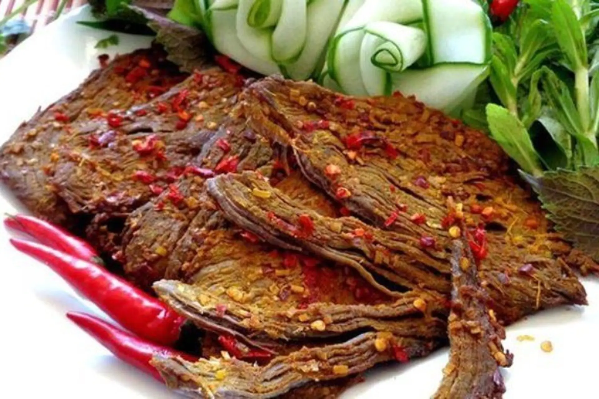 Hướng dẫn cách làm thịt bò khô miếng bằng lò vi sóng cay ngon
