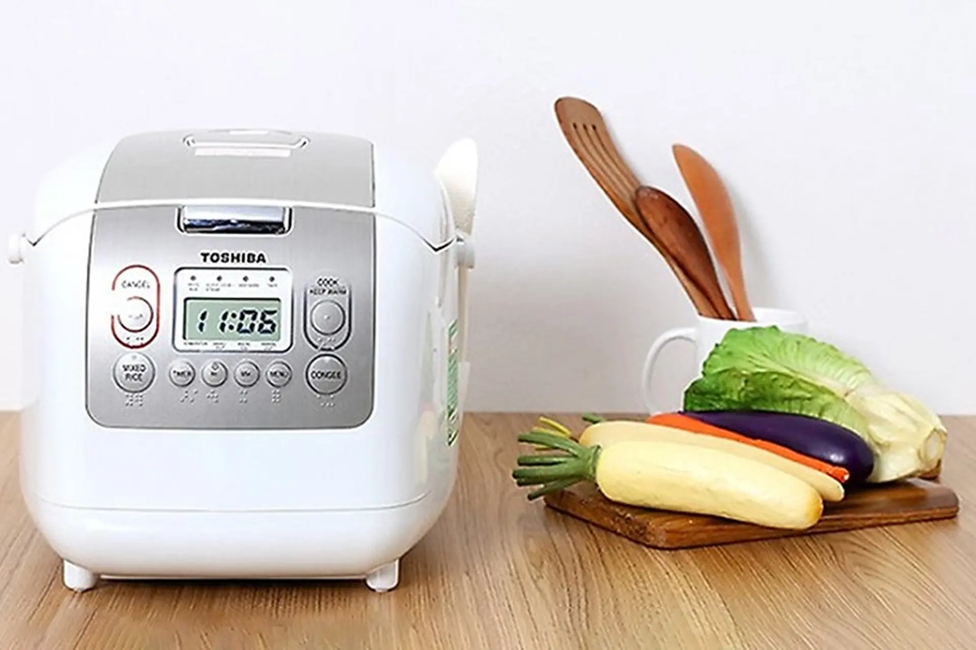 Đánh giá nồi cơm điện Toshiba RC 18NTFV(W) - Sang trọng, đa năng