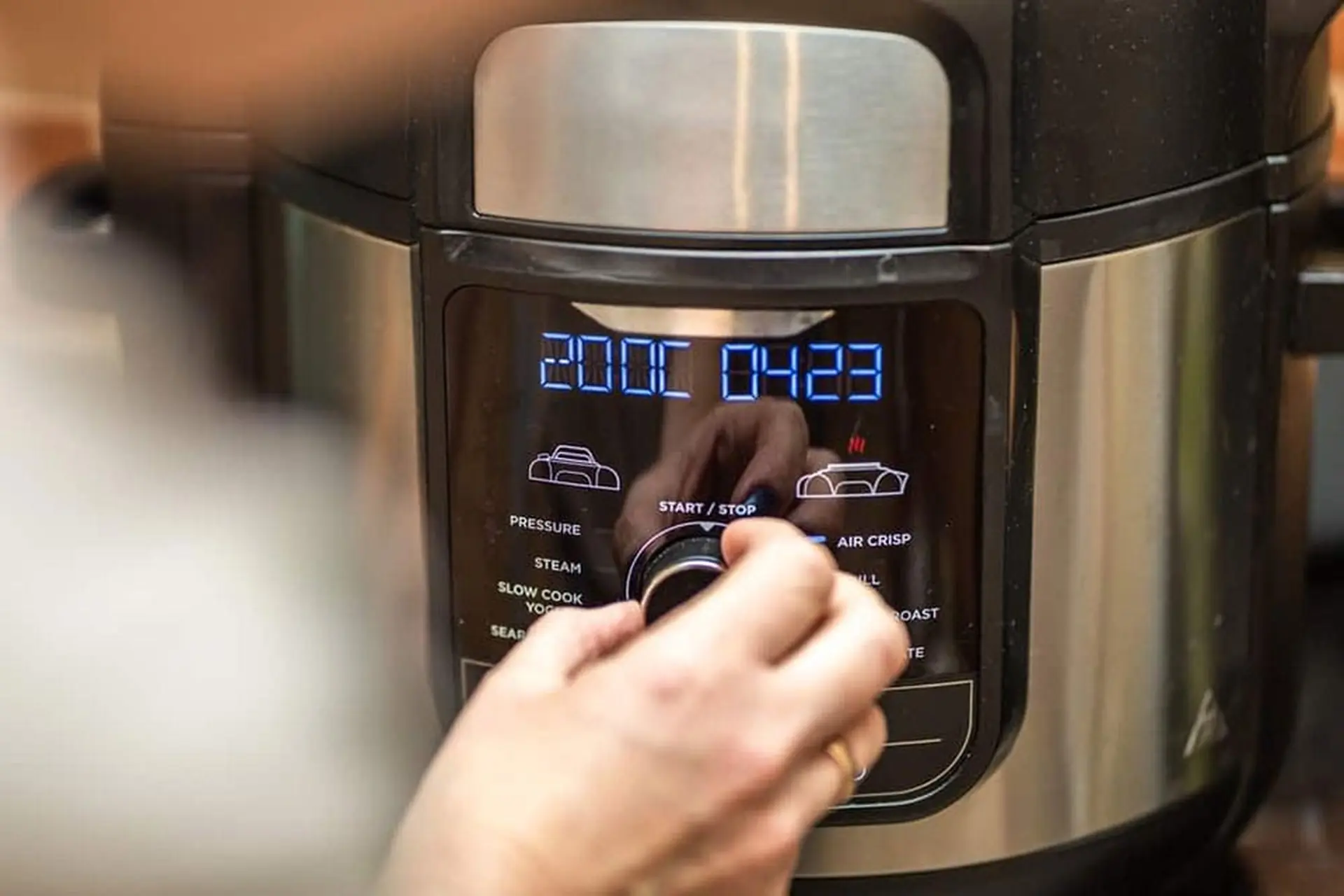 Nguyên nhân và cách khắc phục sự cố nồi chiên không dầu không chạy quạt