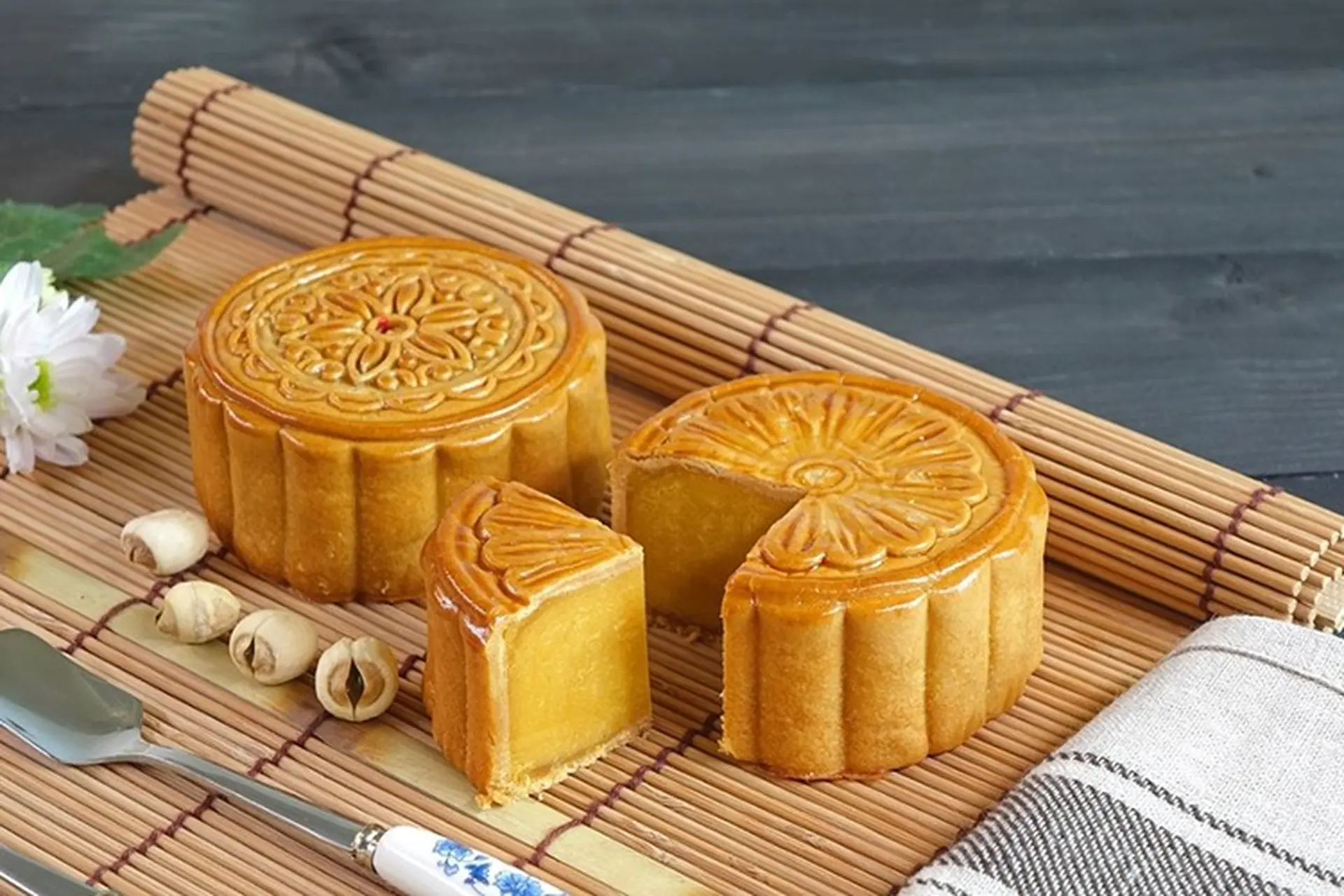 Cách làm bánh trung thu bằng nồi chiên không dầu tại nhà thơm ngon chuẩn vị