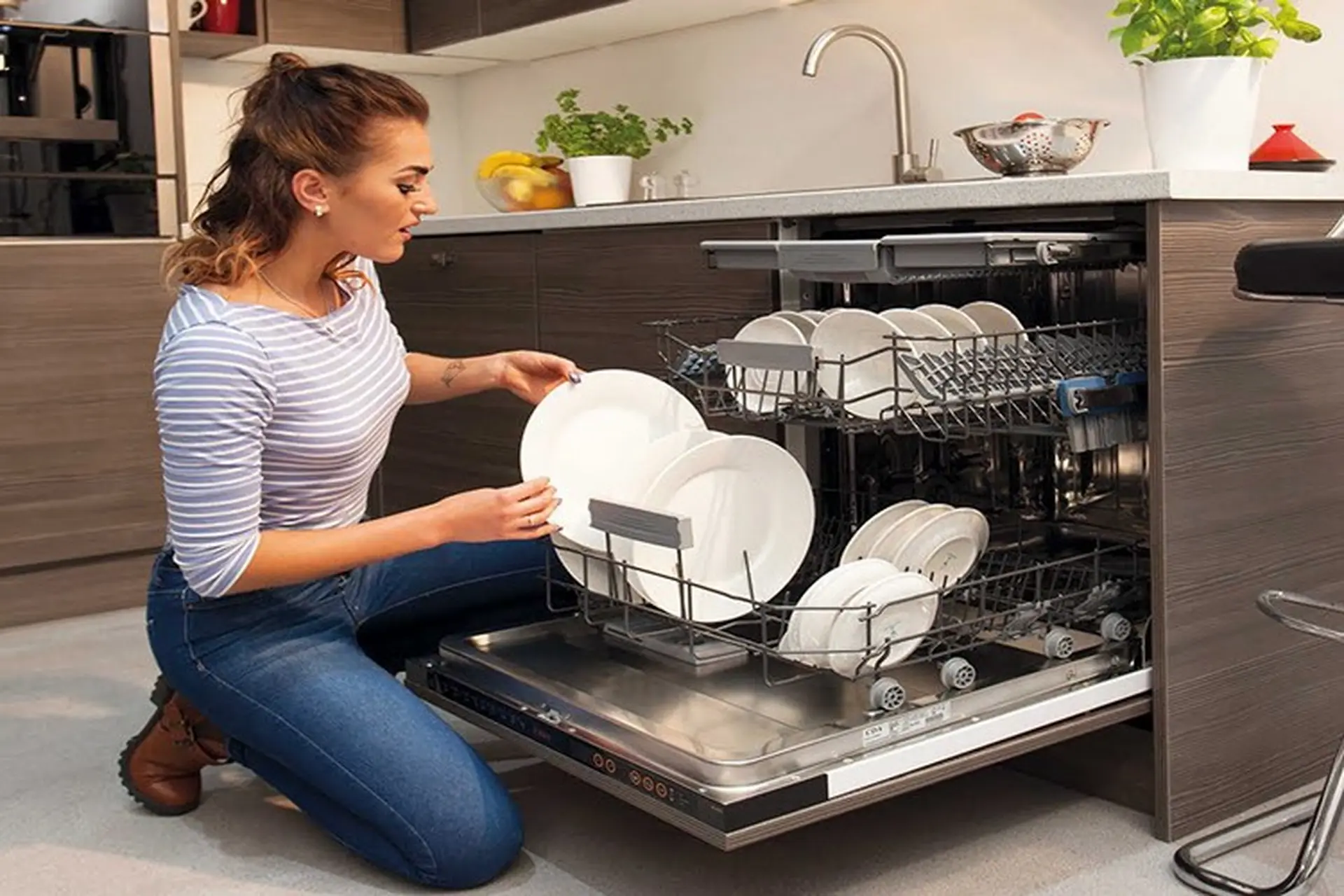 Hướng dẫn cách sử dụng máy rửa bát chi tiết từ A đến Z