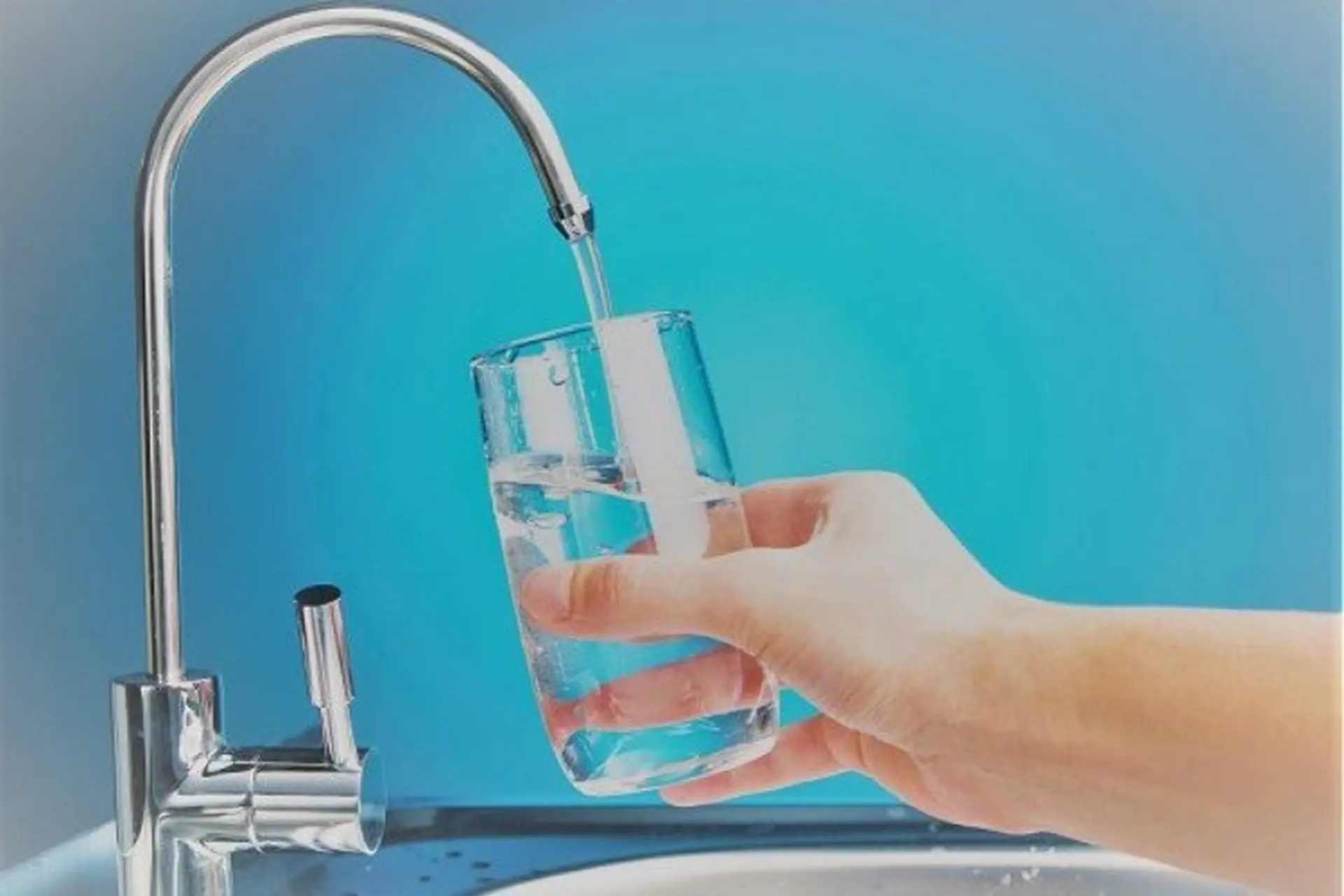 Truy tìm nguyên nhân máy lọc nước chảy yếu - Hướng dẫn khắc phục