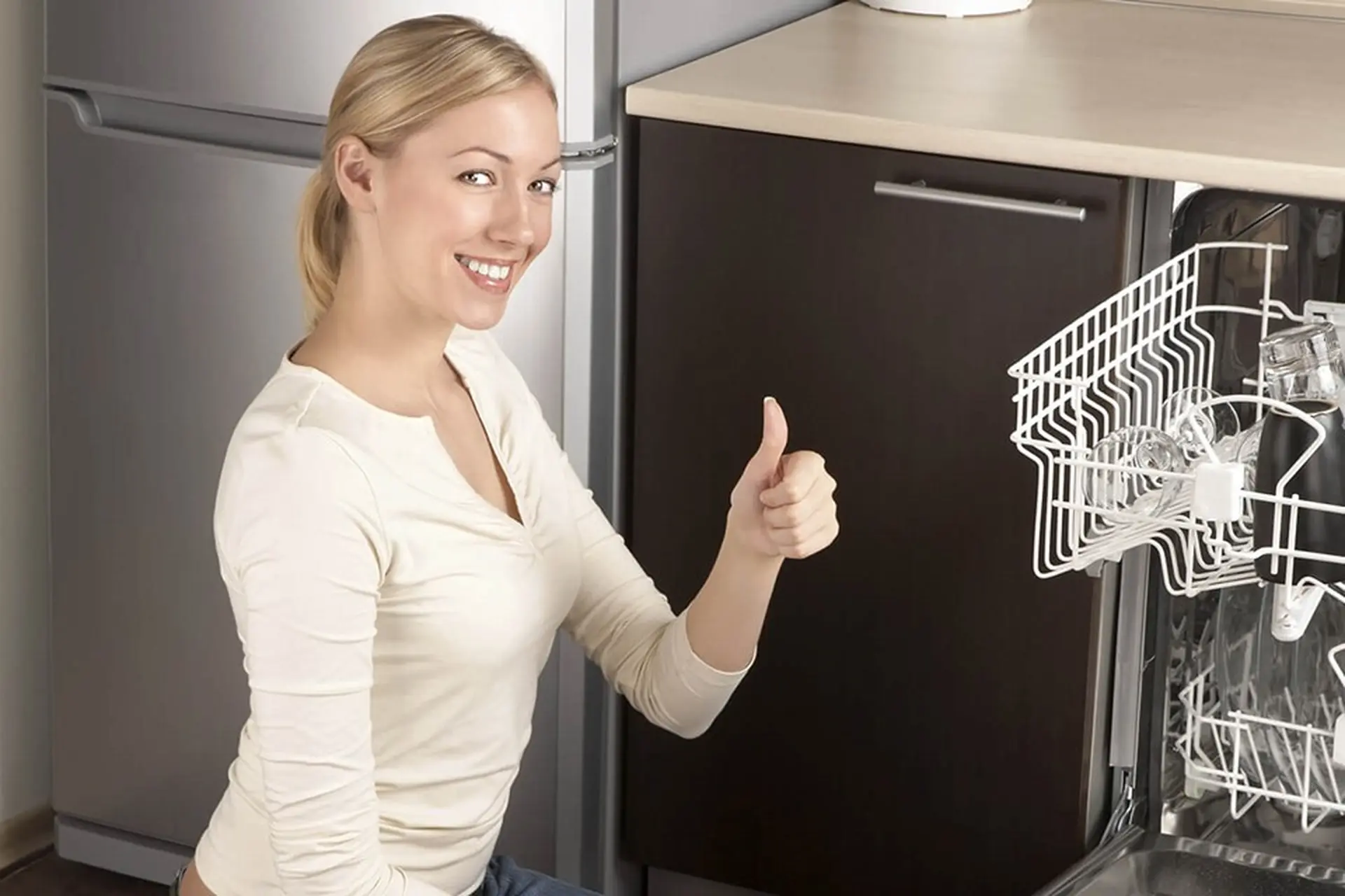 Máy rửa bát có tốt không? Bạn có nên mua máy rửa bát hay không?