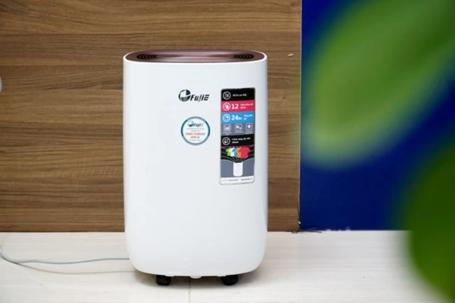 Review máy hút ẩm FujiE HM-912EC-N: Hút ẩm tốt lại còn làm đẹp không gian sống