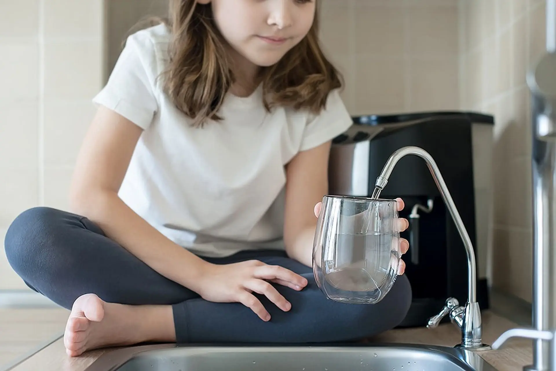 Phải làm gì khi máy lọc nước vẫn chạy nhưng không có nước?