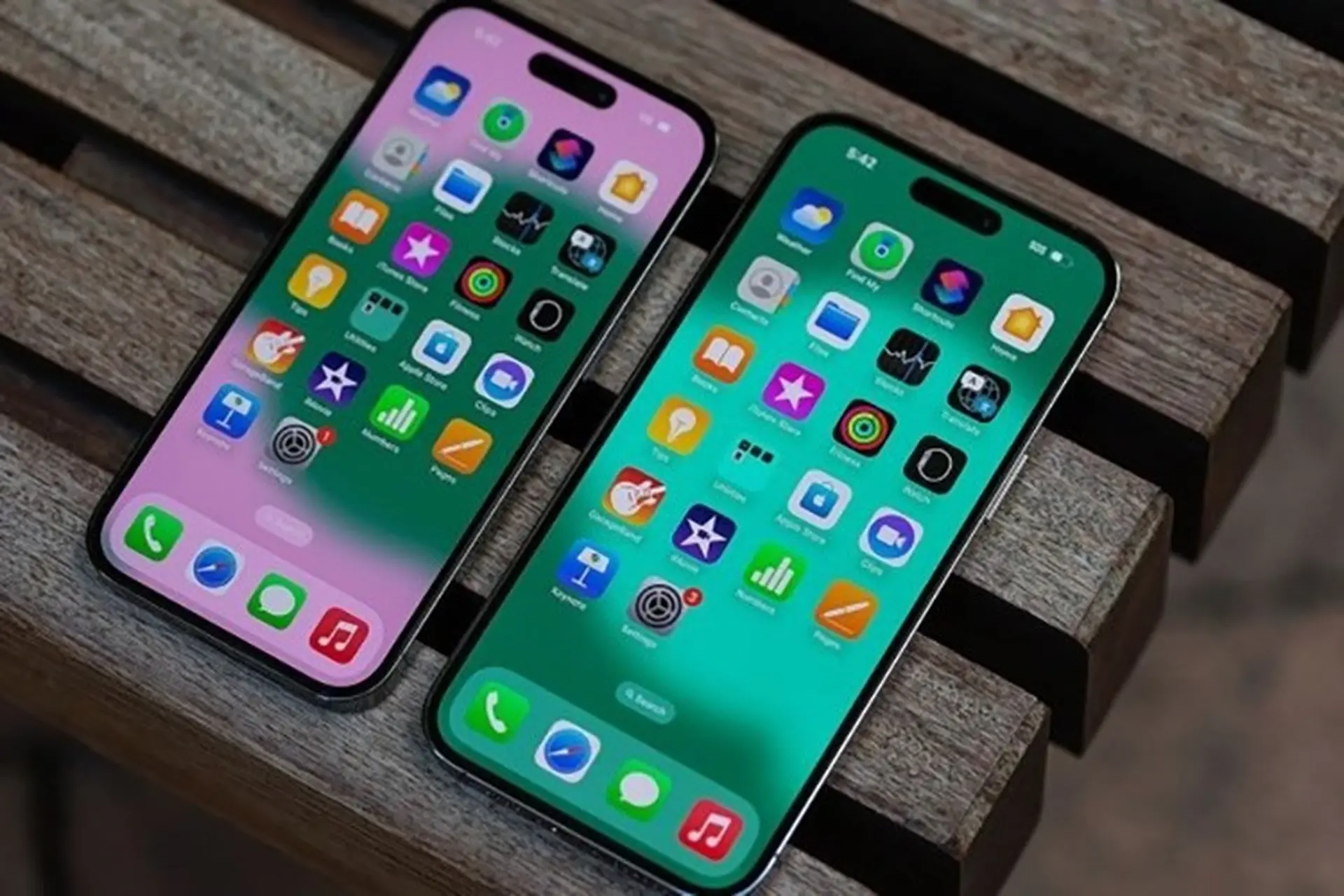 So sánh iPhone 15 và iPhone 15 Pro Max: Mua điện thoại nào hợp lý hơn?