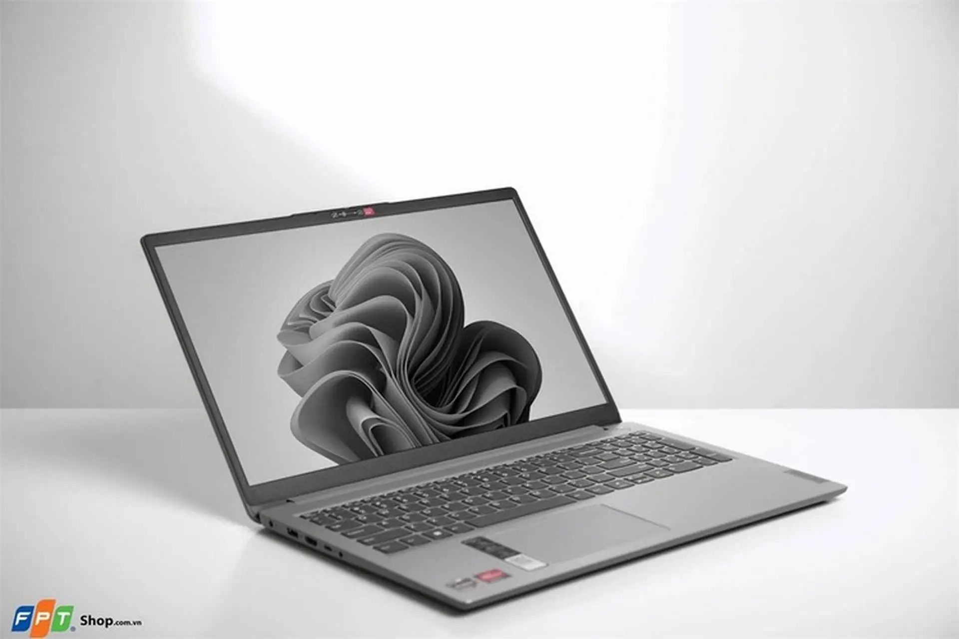 Lenovo IdeaPad 1 15AMN7 sau nửa năm ra mắt có còn đáng mua?