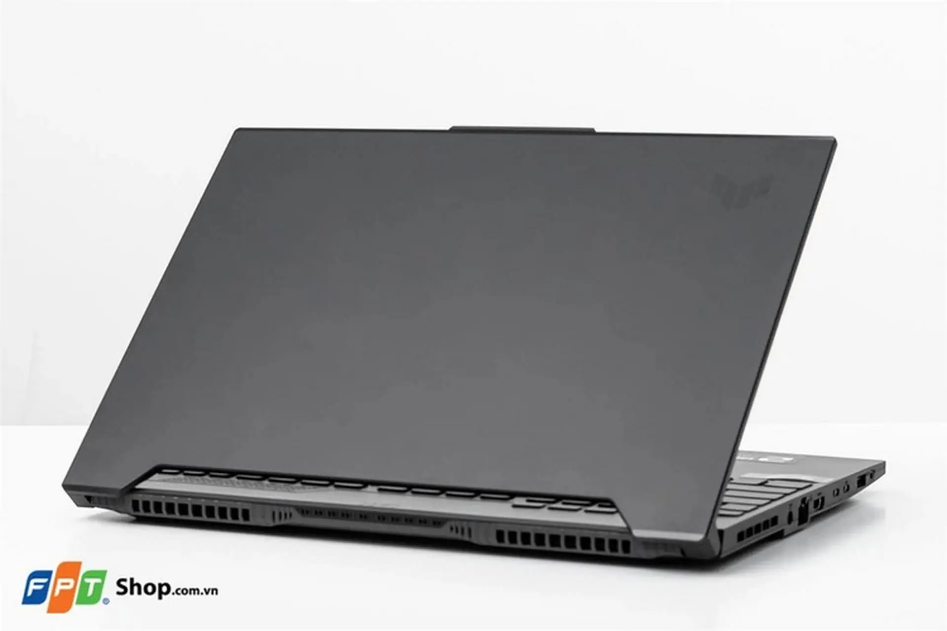 Asus TUF Gaming FX517ZC-HN077W: Phá đảo thế giới ảo