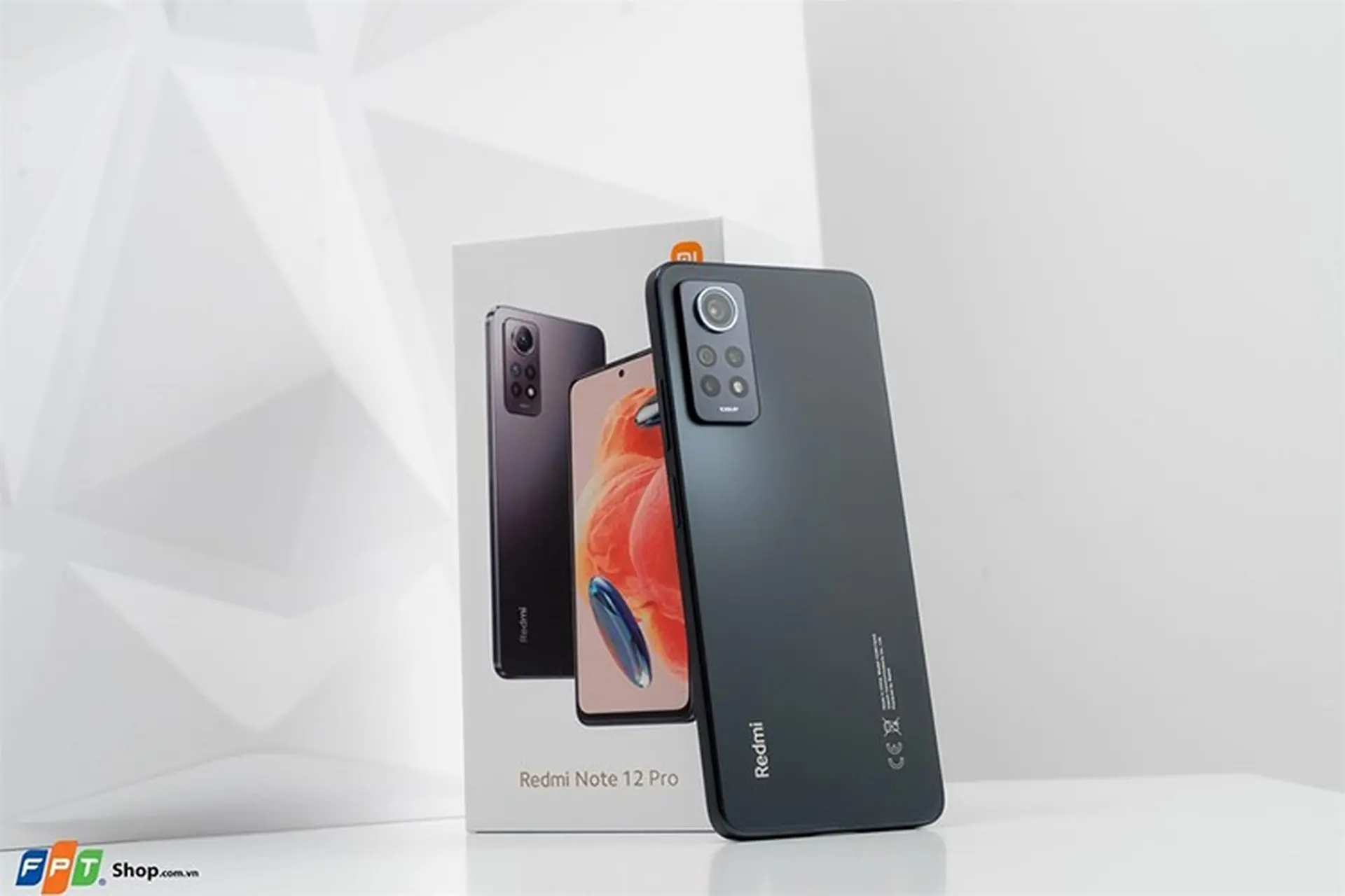 Mở hộp Xiaomi Redmi Note 12 Pro: Hiệu năng mạnh cùng thiết kế “sang - xịn - mịn”