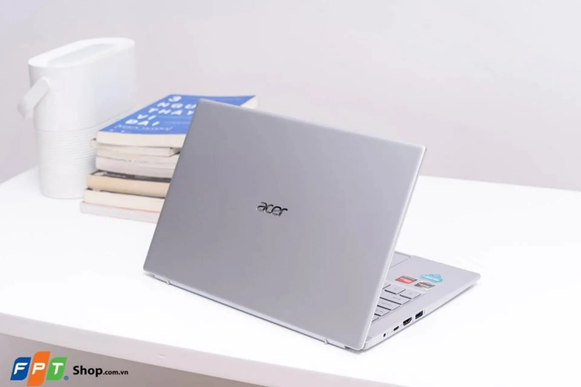 Đây là thời điểm tốt để sở hữu laptop Acer Swift 3 SF314-43-R4X3 với lượng RAM khủng 16GB