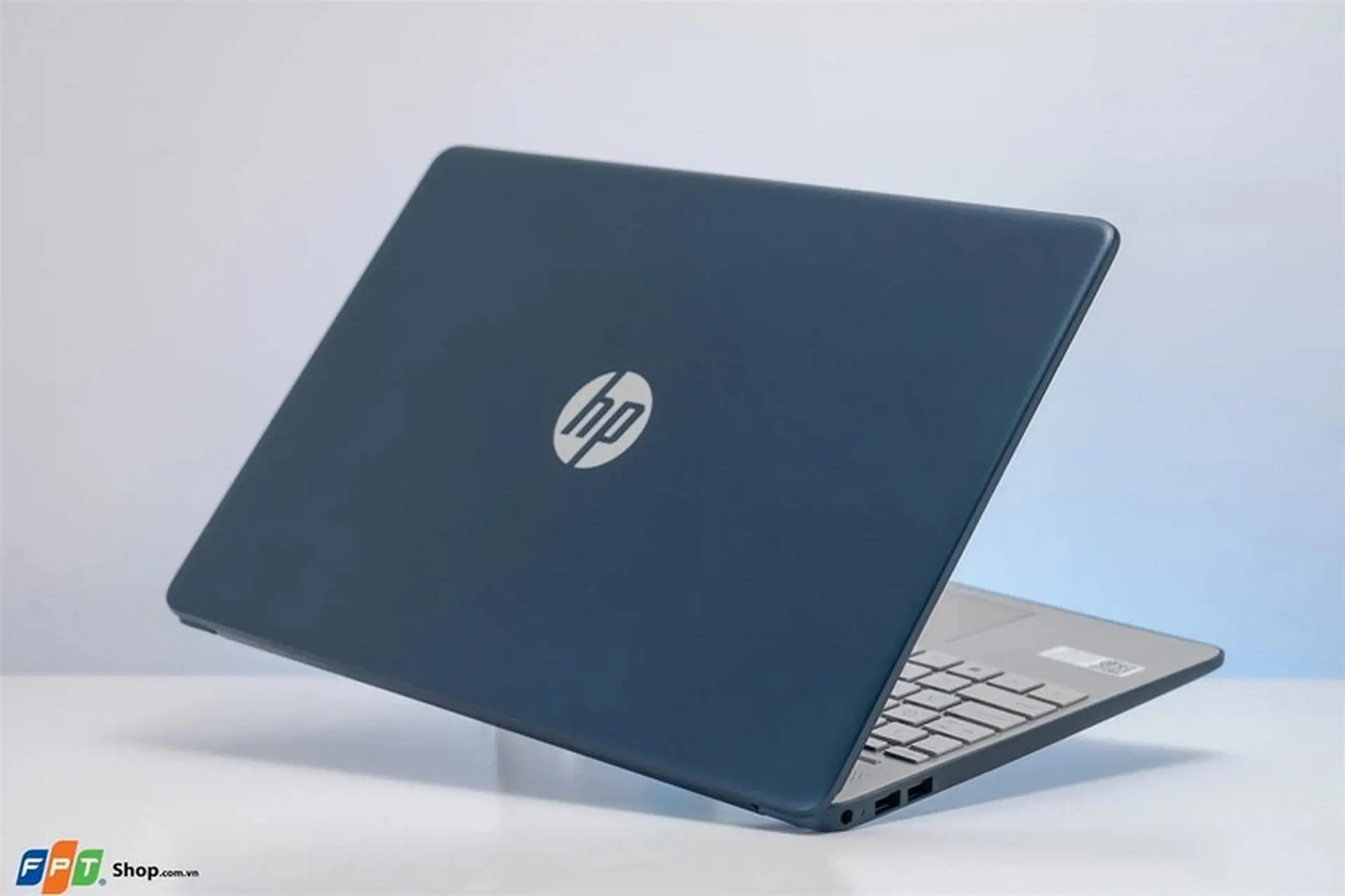 HP 15s-fq5146TU: Đi học hay đi làm đều nổi bật