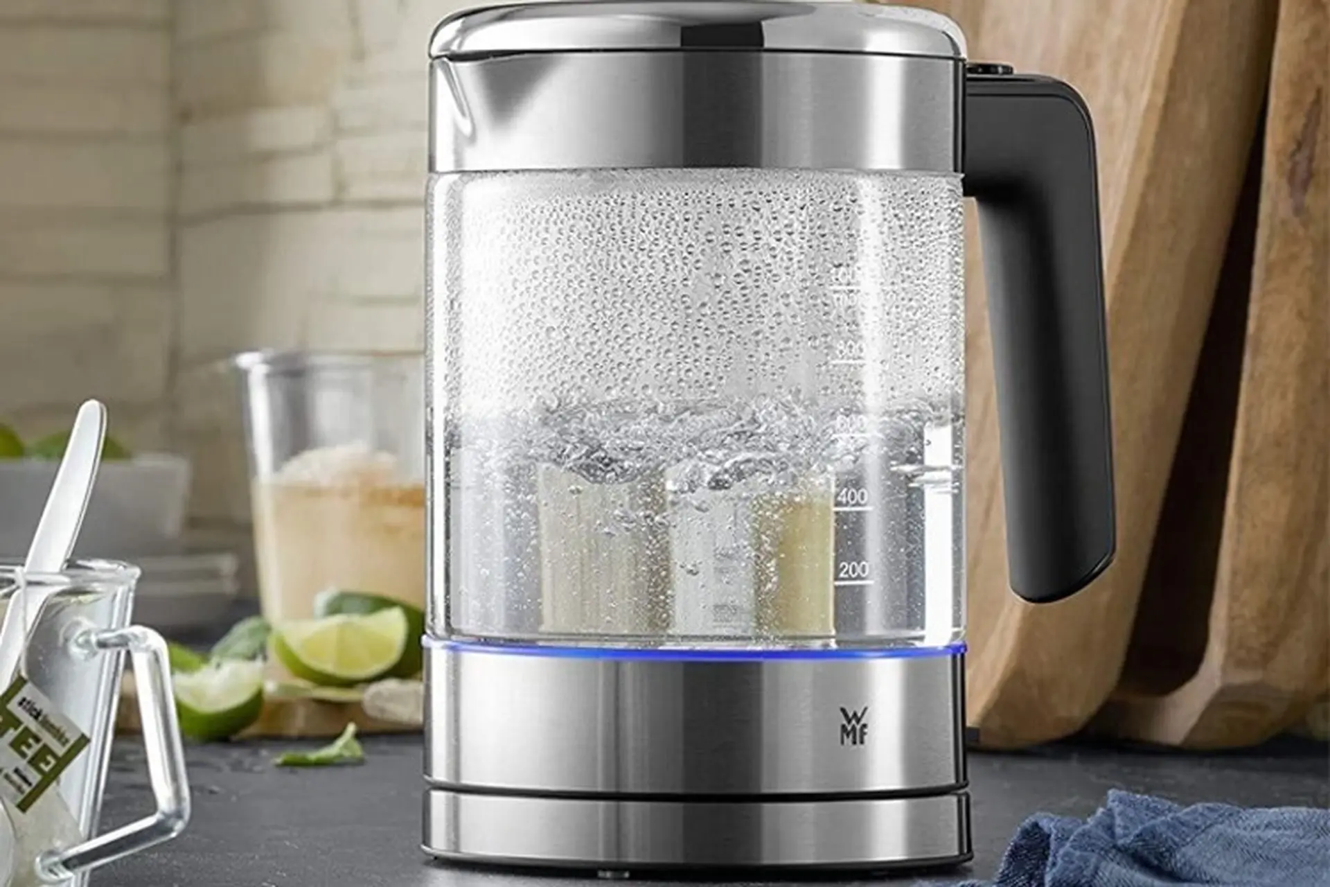 Góc giải đáp: Nấu ăn bằng ấm siêu tốc, nên hay không?