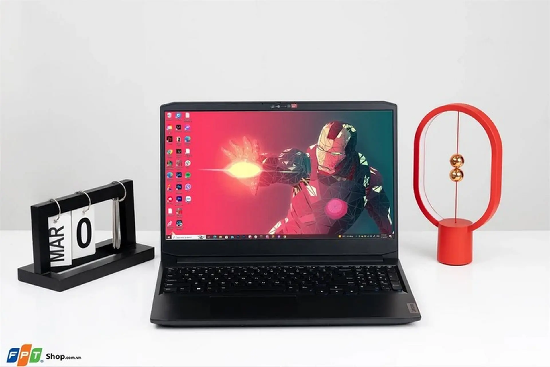 Lenovo Gaming IdeaPad 3 15IHU6: Chơi game chuyên nghiệp cùng sinh viên