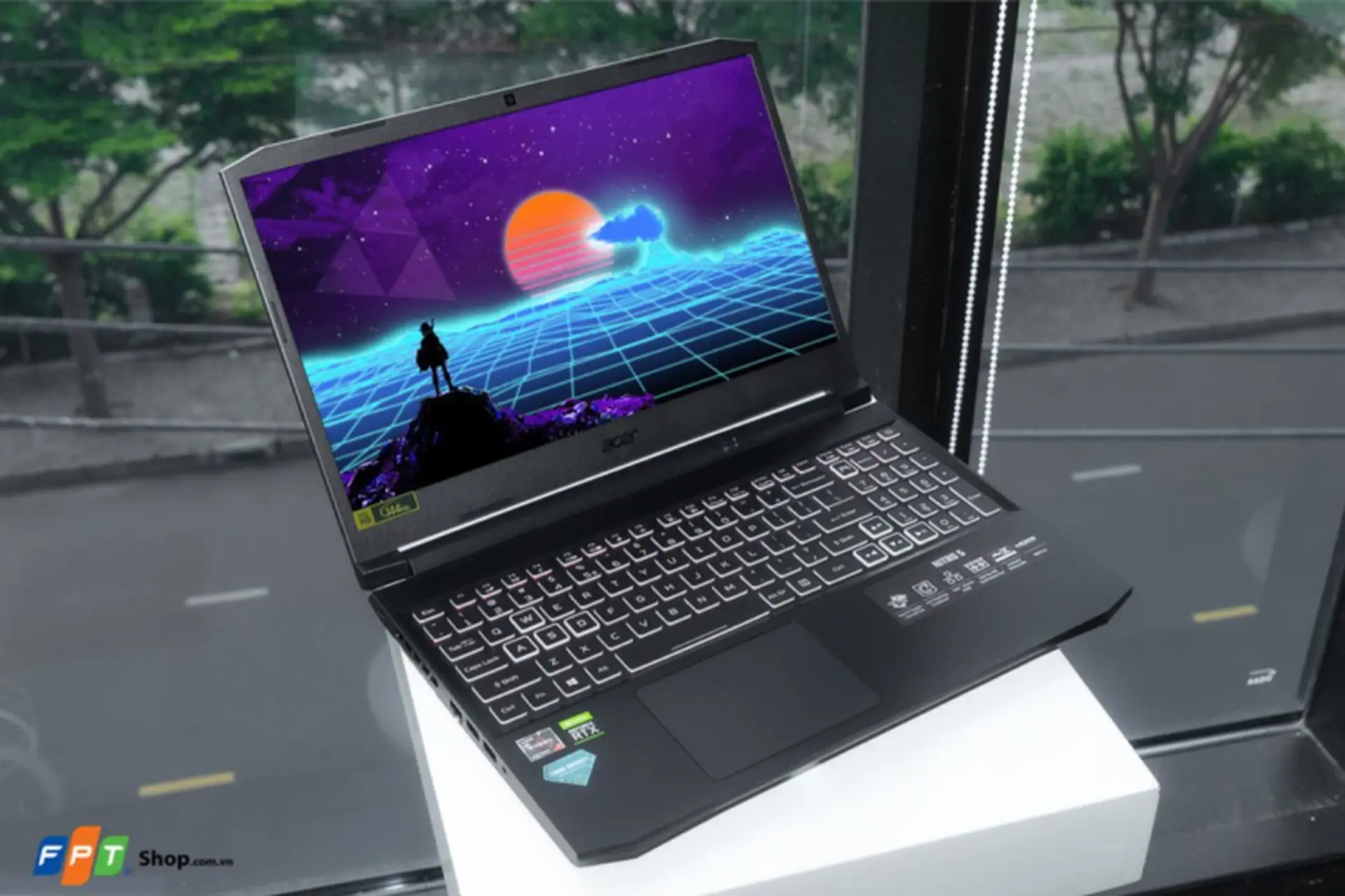 Top 5 laptop văn phòng có card rời tốt nhất 2023