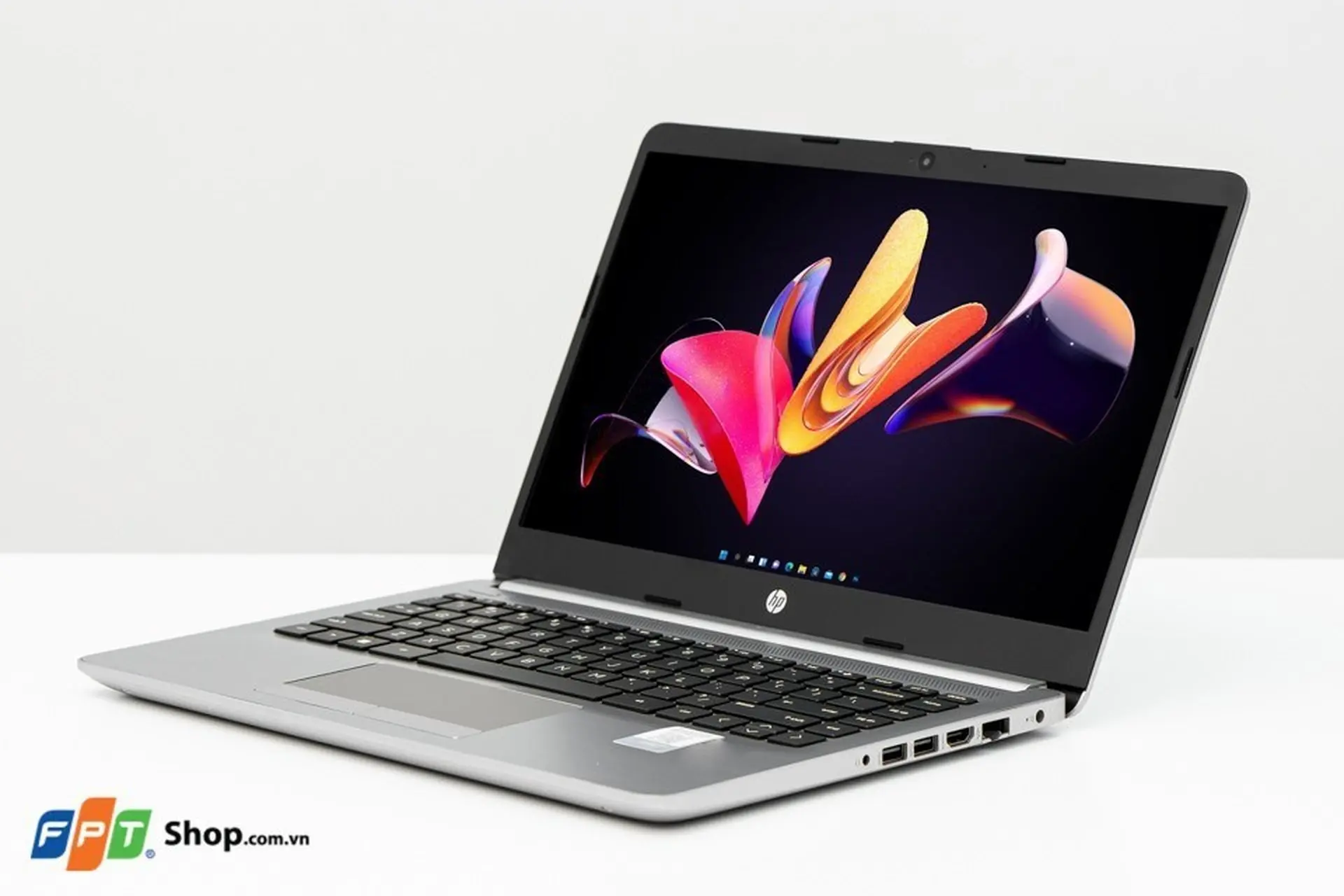 Đâu là những mẫu laptop văn phòng nhỏ gọn giá rẻ tốt nhất 2023?