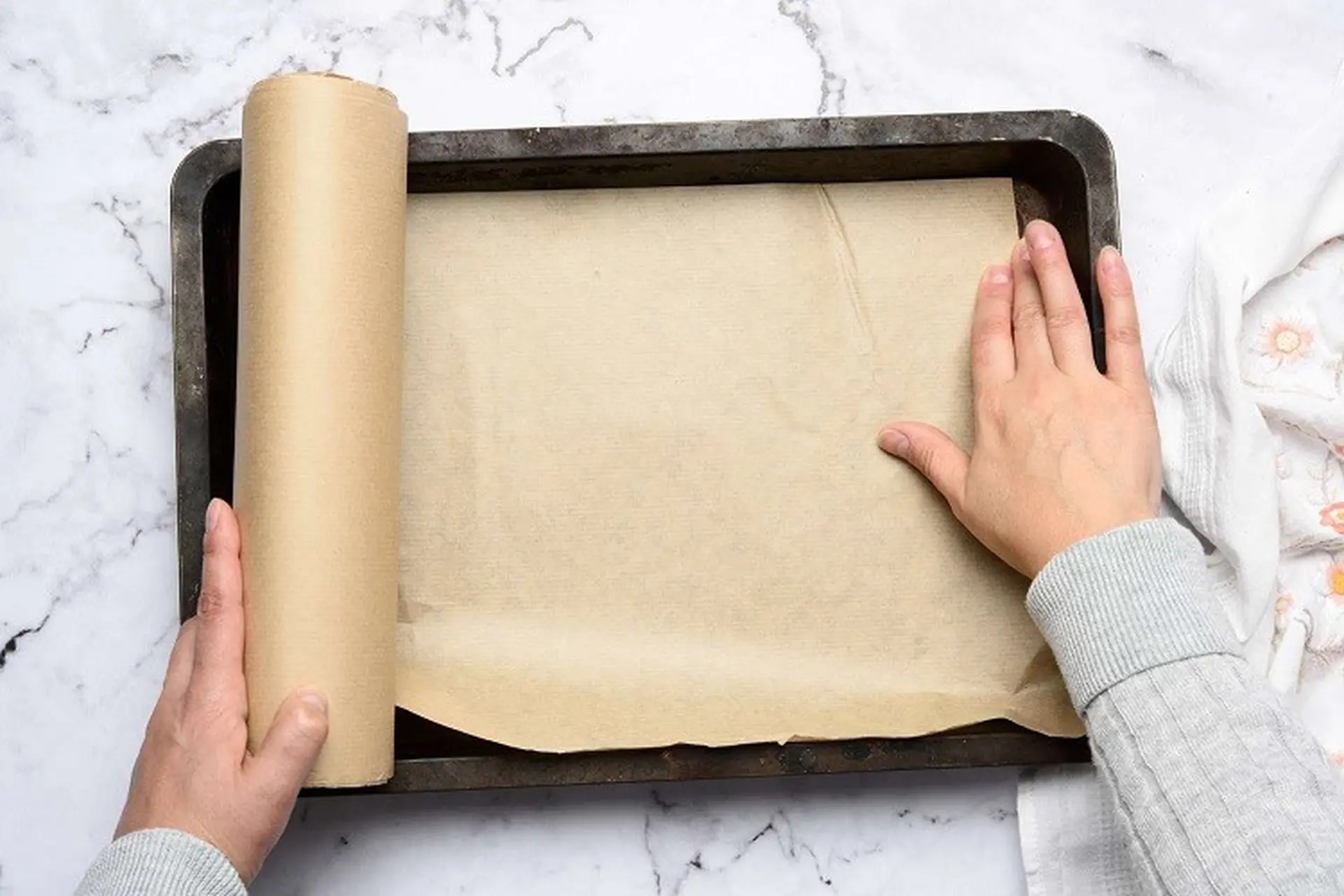 Giấy nến là gì? Có nên dùng giấy nến với nồi chiên không dầu không?