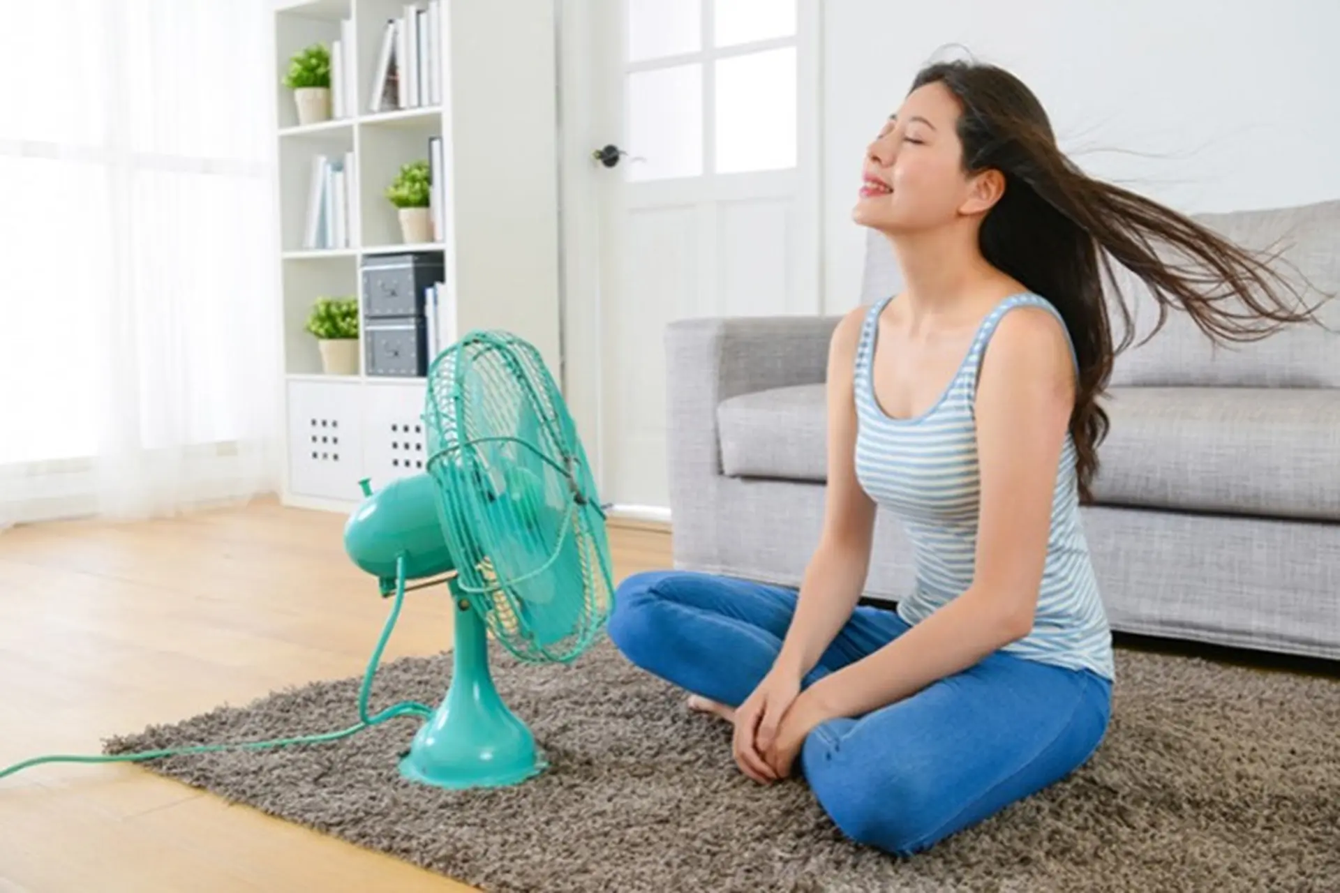 Có nên sấy tóc bằng quạt không? Cách sấy tóc bằng quạt hiệu quả