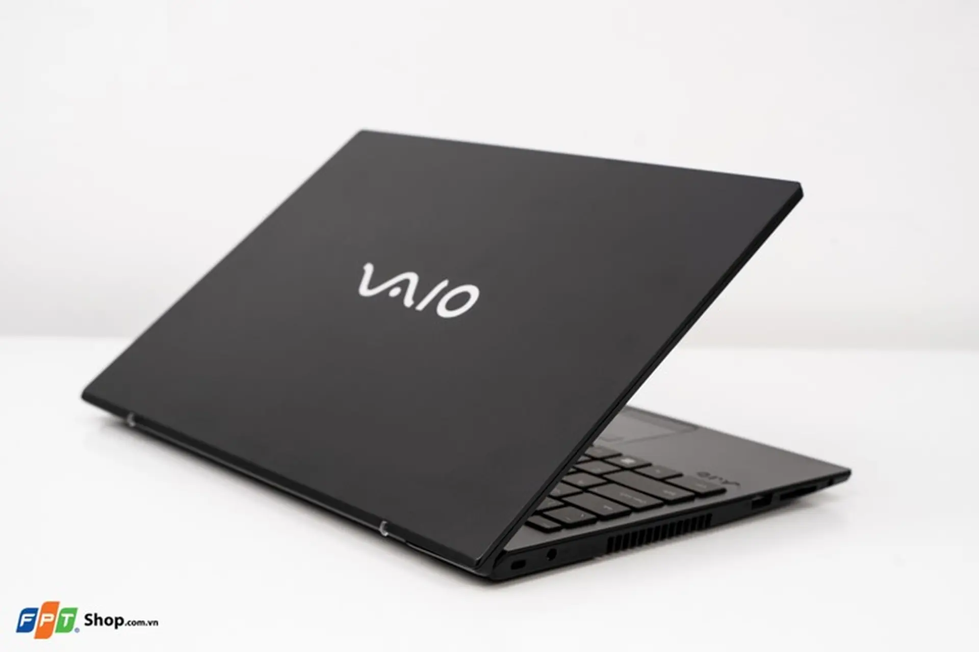 Đánh giá chi tiết VAIO FE14: Một VAIO hoàn toàn khác