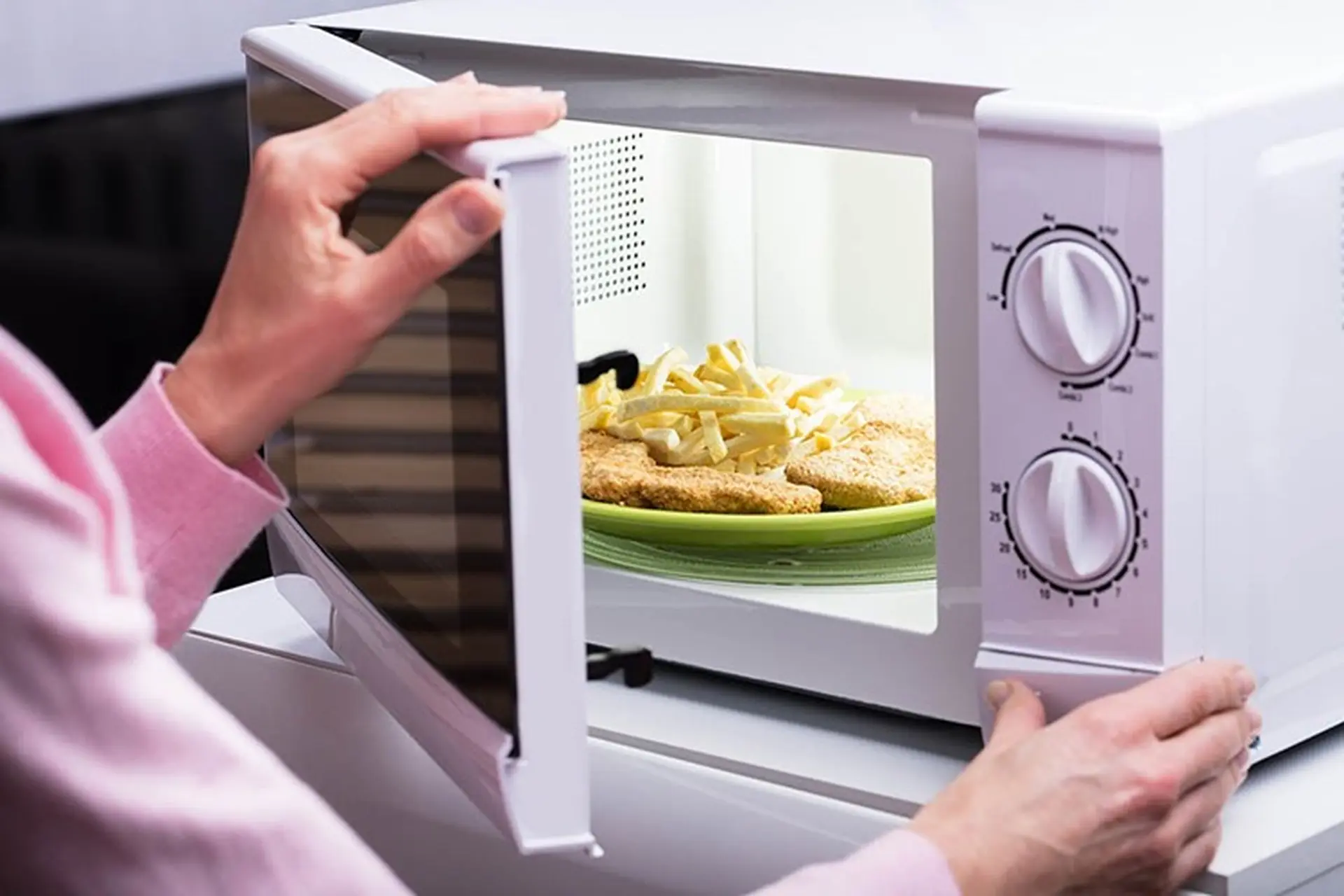 Các mức nhiệt độ của lò vi sóng là bao nhiêu? Dùng như thế nào cho đúng?