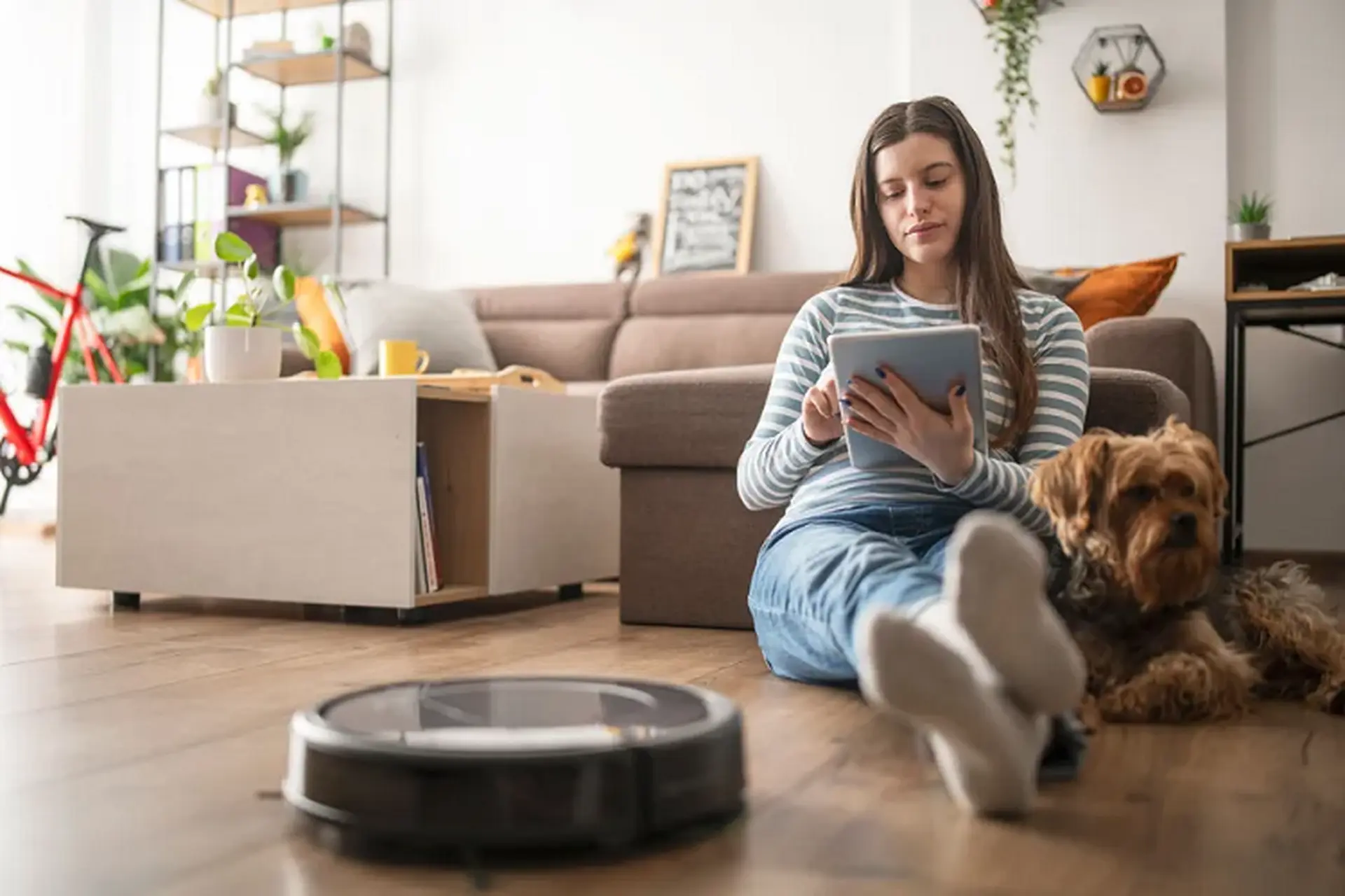 Giải đáp thắc mắc: Robot hút bụi có hút được tóc không?