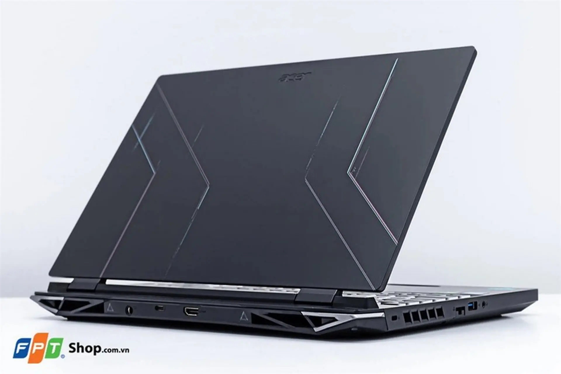 Cẩm nang chọn laptop cho game thủ tốt nhất 2023