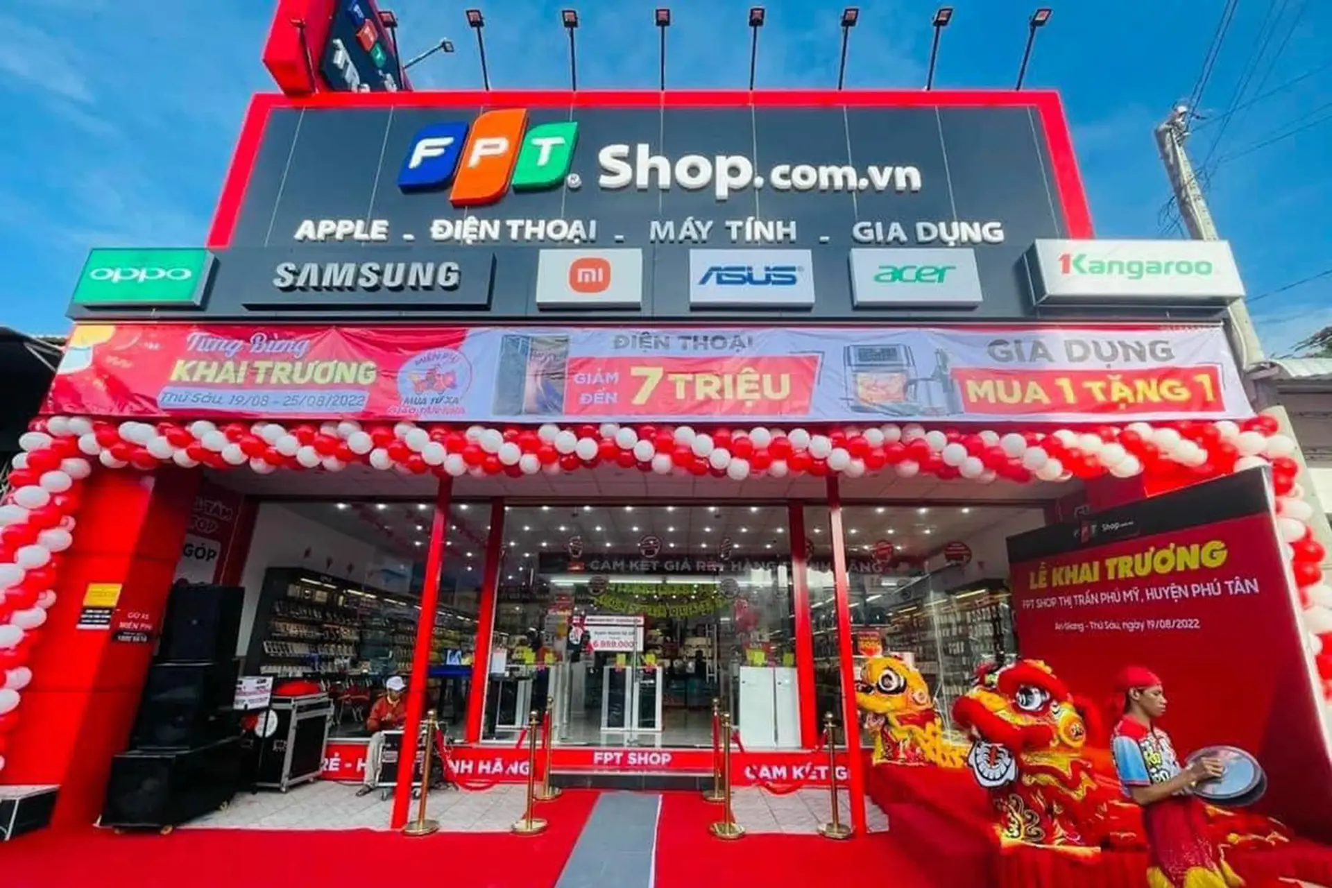 Hình ảnh nhận diện hệ thống cửa hàng: