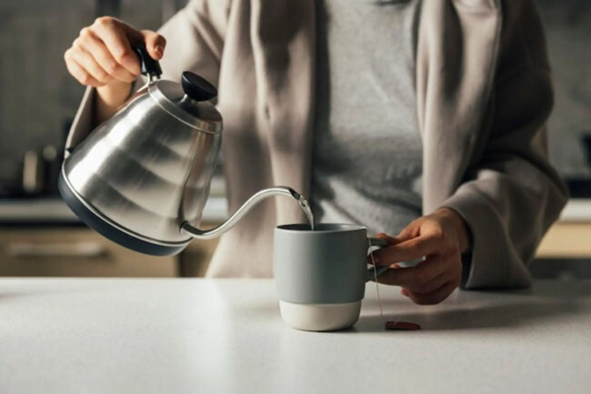 Hướng dẫn sử dụng ấm siêu tốc lần đầu an toàn và hiệu quả