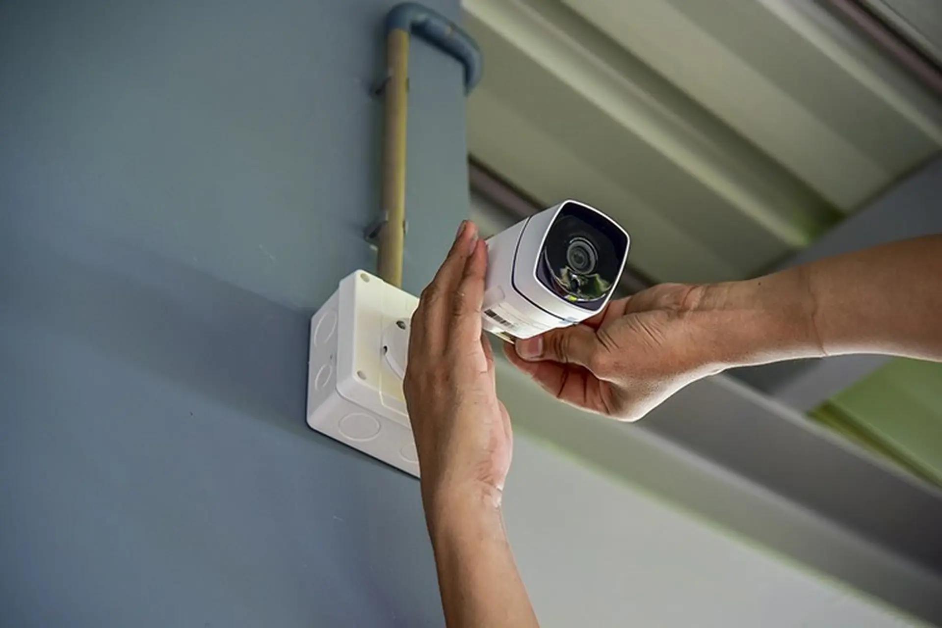 Lắp camera 2 mắt giá bao nhiêu? Tốn nhiều tiền liệu có xứng đáng?