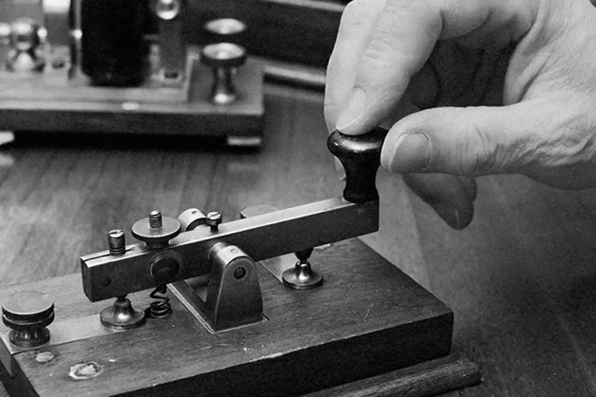 Mã Morse là gì? Cách thức sử dụng và phương pháp ghi nhớ mã Morse nhanh chóng, đơn giản nhất