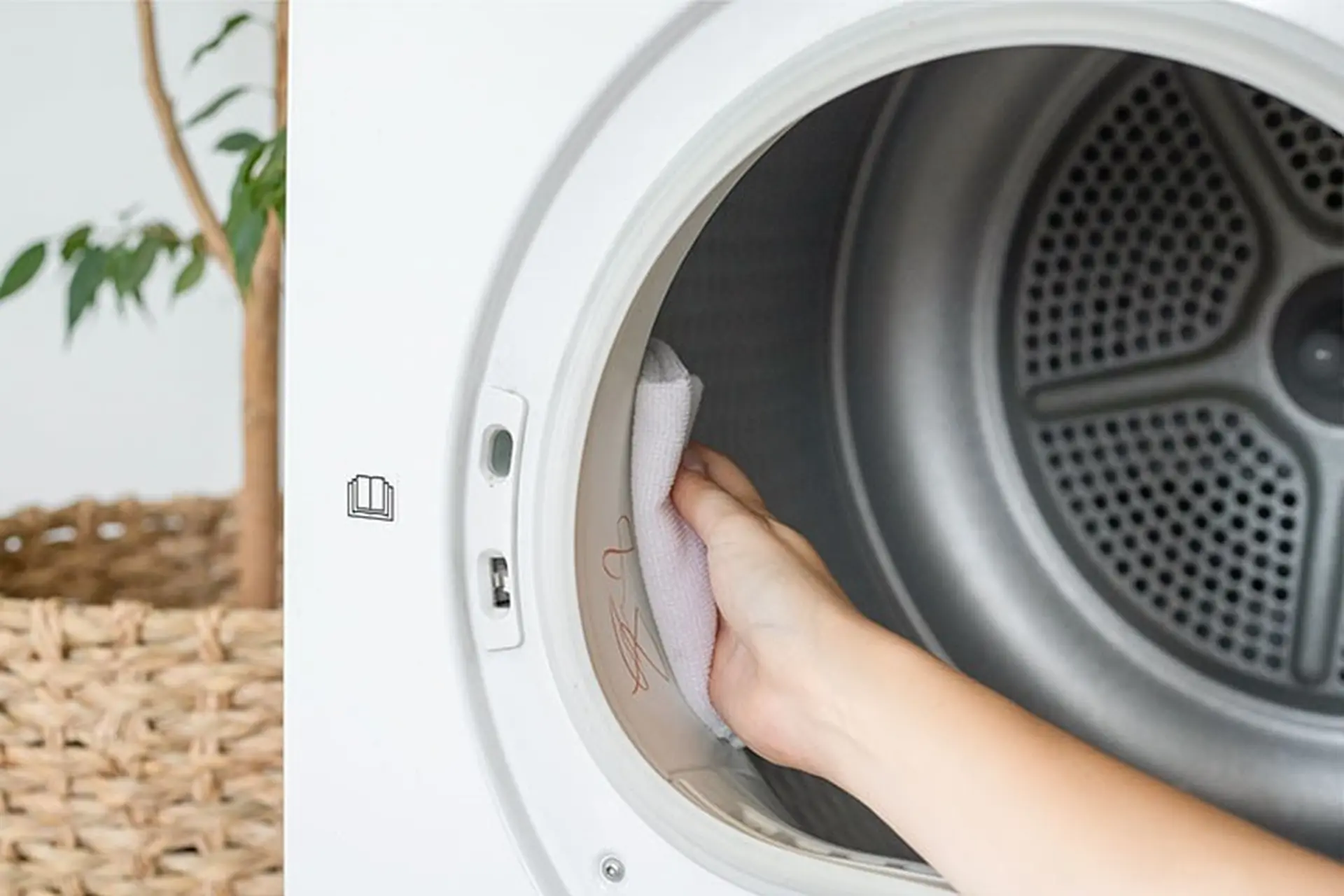 Máy giặt bị bẩn khiến đồ giặt cũng bẩn theo? Hãy thử ngay mẹo vệ sinh máy giặt đơn giản ngay tại nhà!