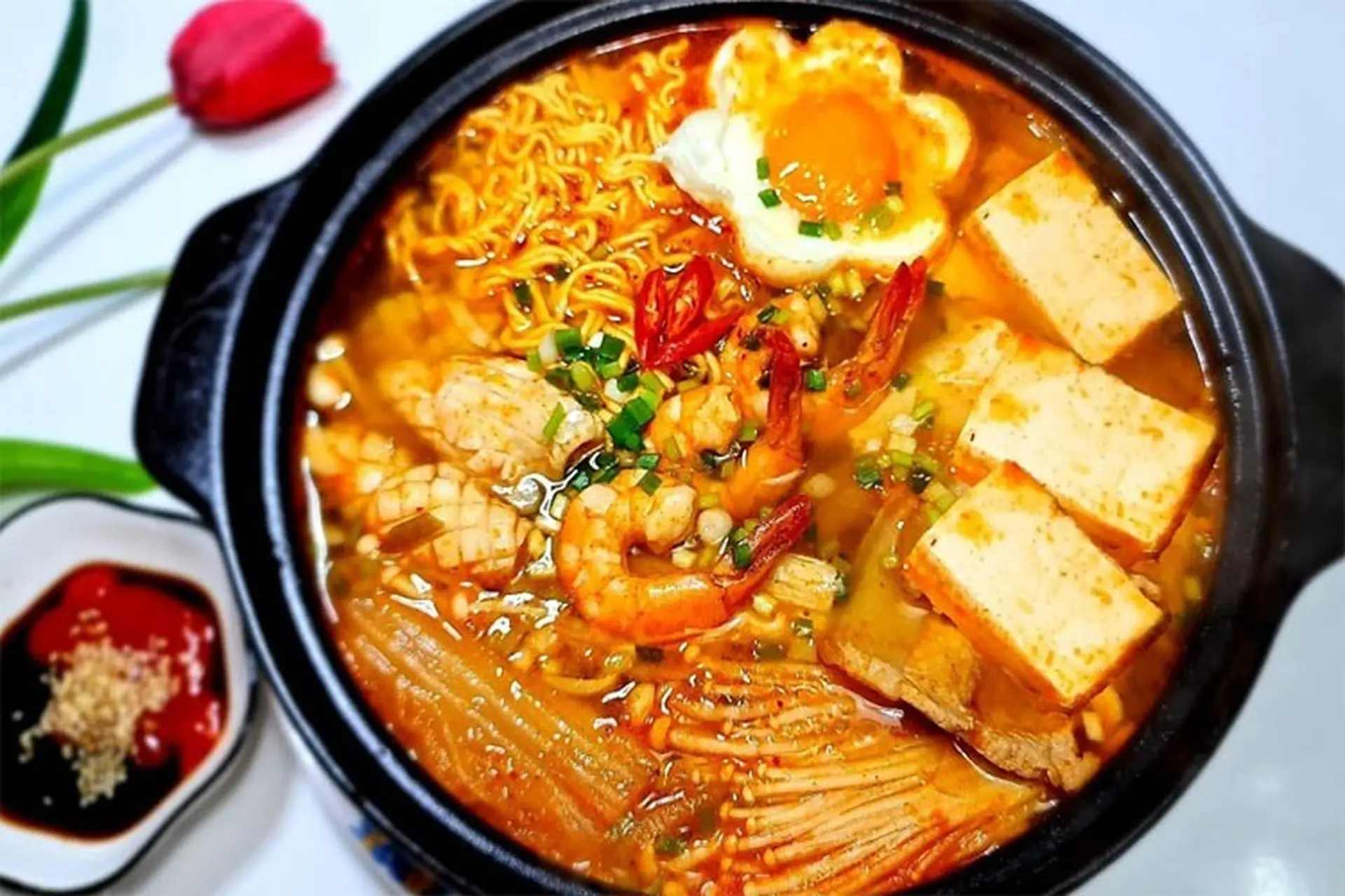 Đổi vị bữa sáng với mì kim chi Hàn Quốc, cách làm đơn giản, đủ năng lượng cho cả buổi