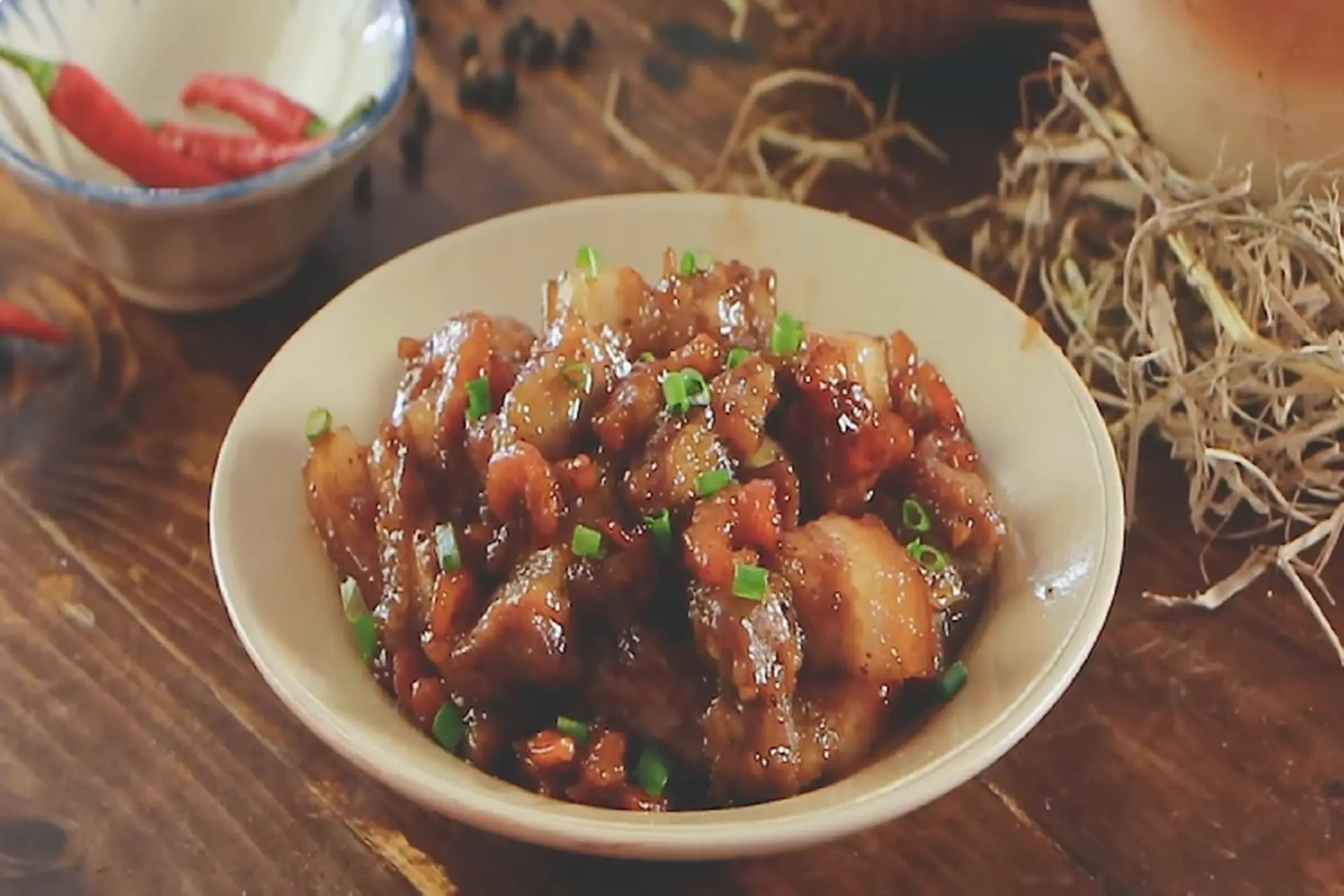 Bí quyết nấu món thịt kho tôm ngon, đậm vị cho bữa cơm gia đình mà không ai nói với bạn